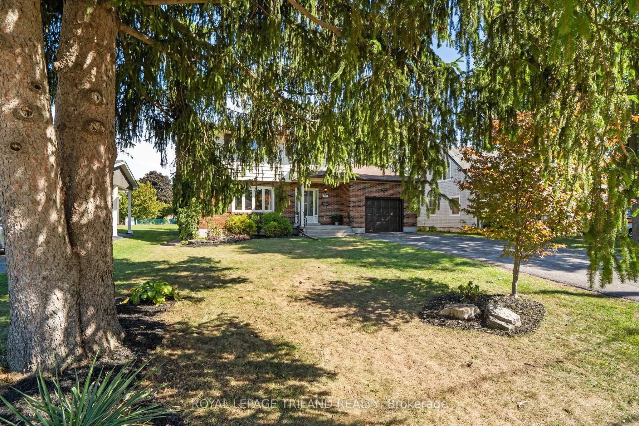 368 Kenmore Place