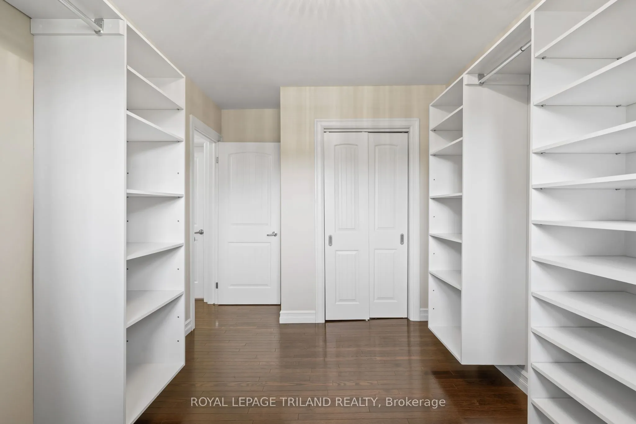 368 Kenmore Place