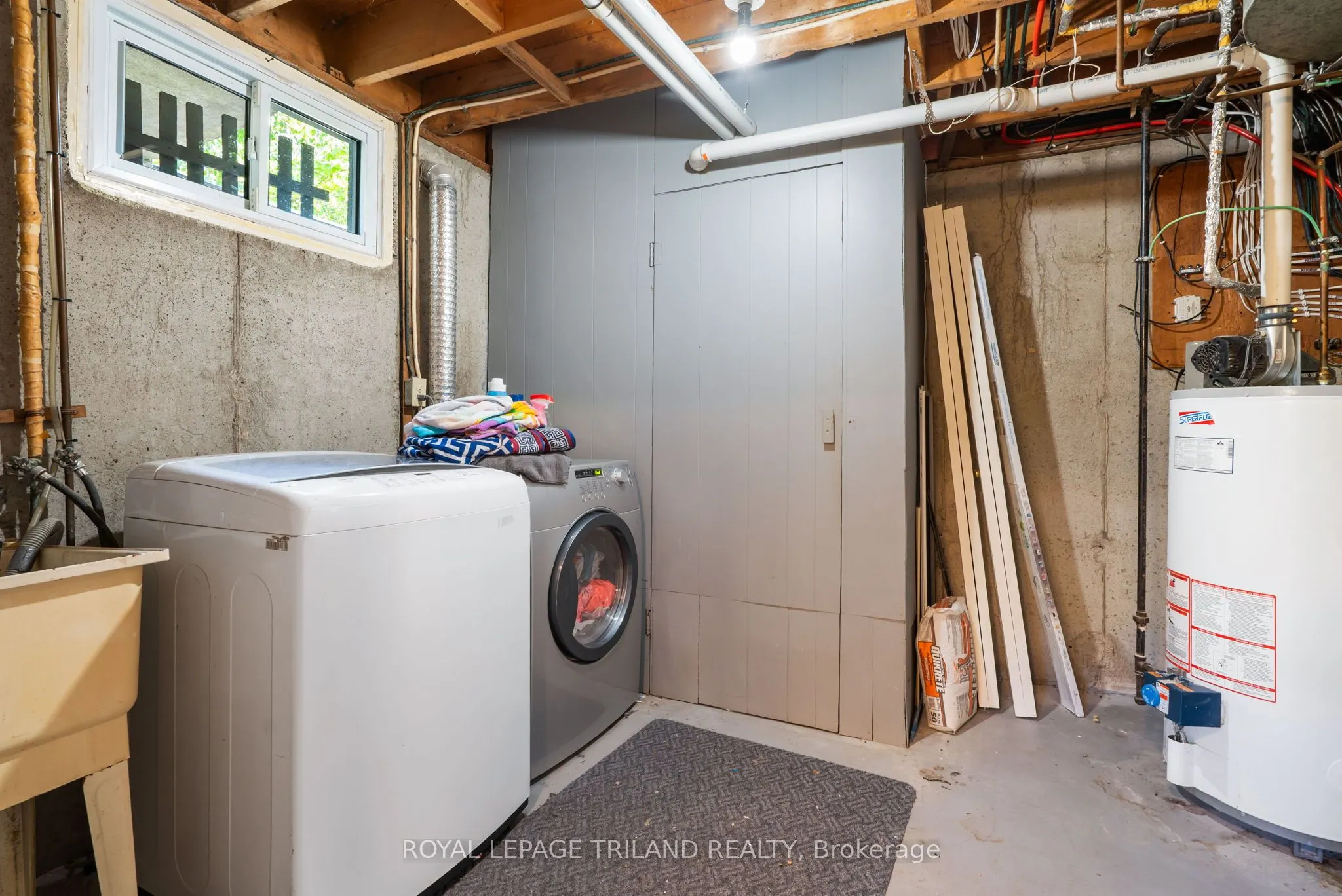 368 Kenmore Place
