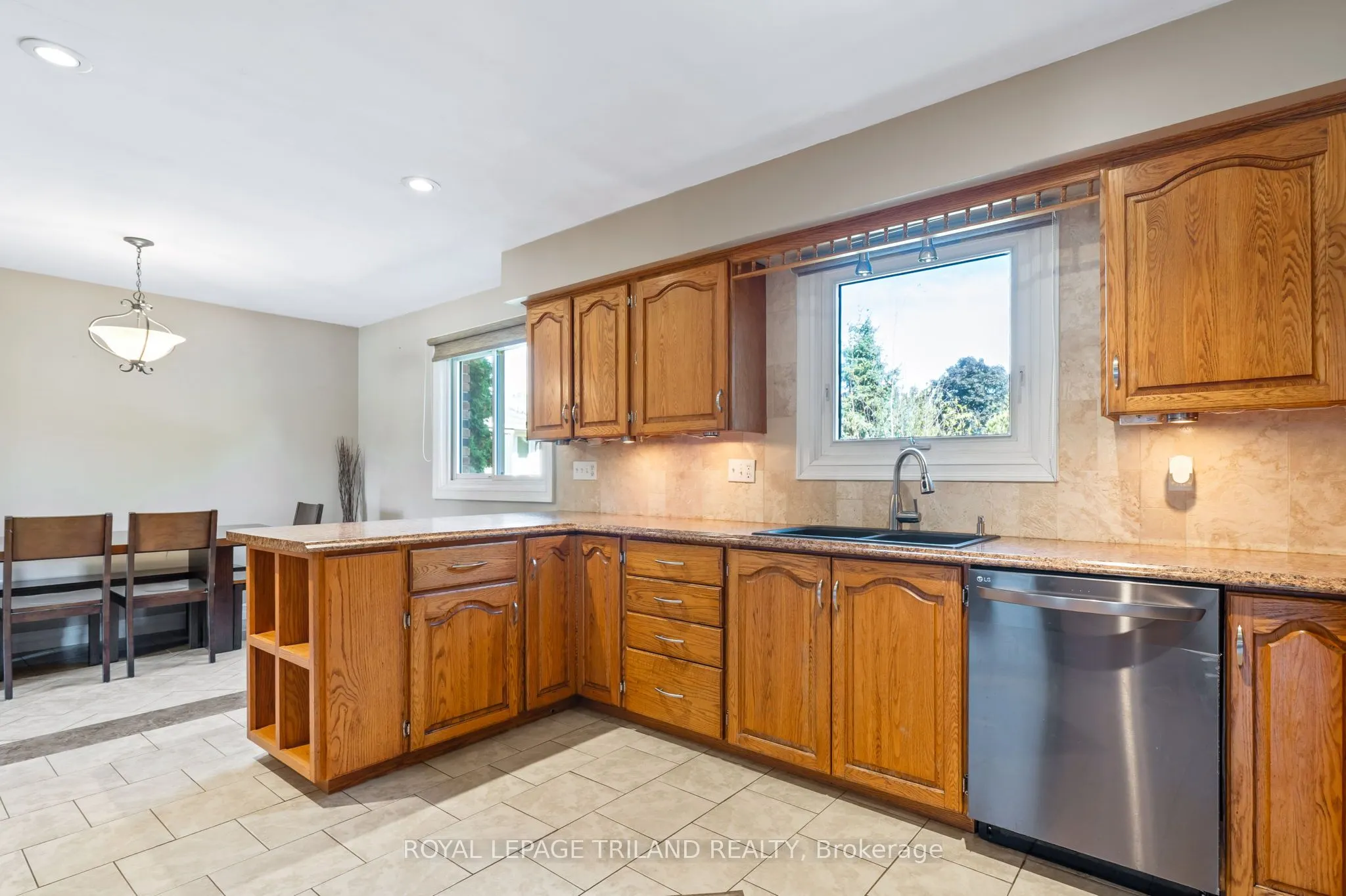 368 Kenmore Place