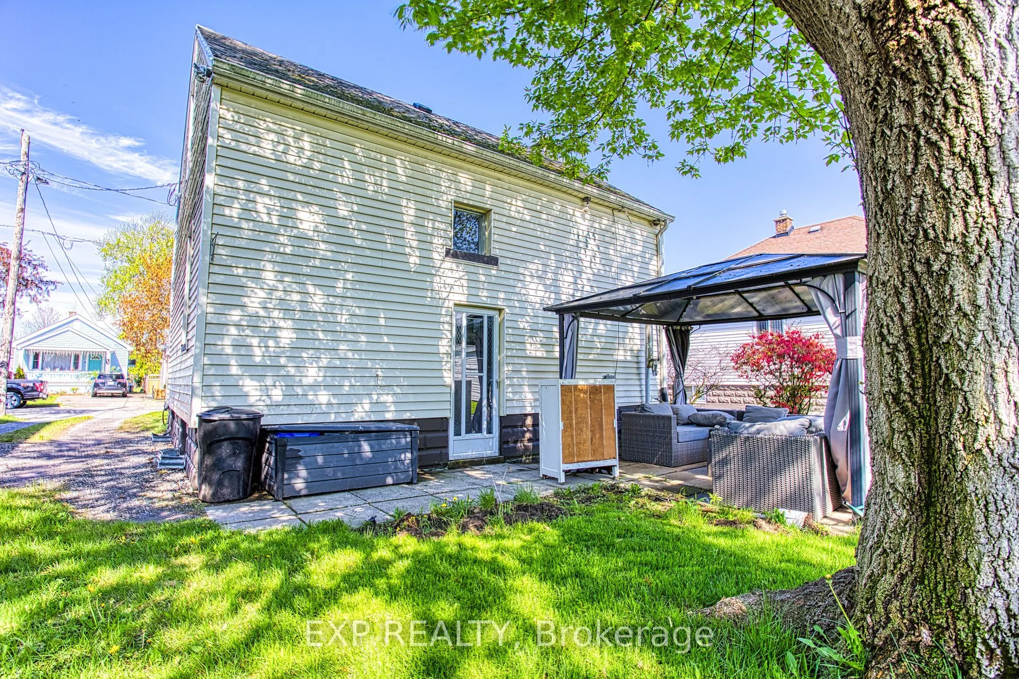 276 Mcalpine Avenue S