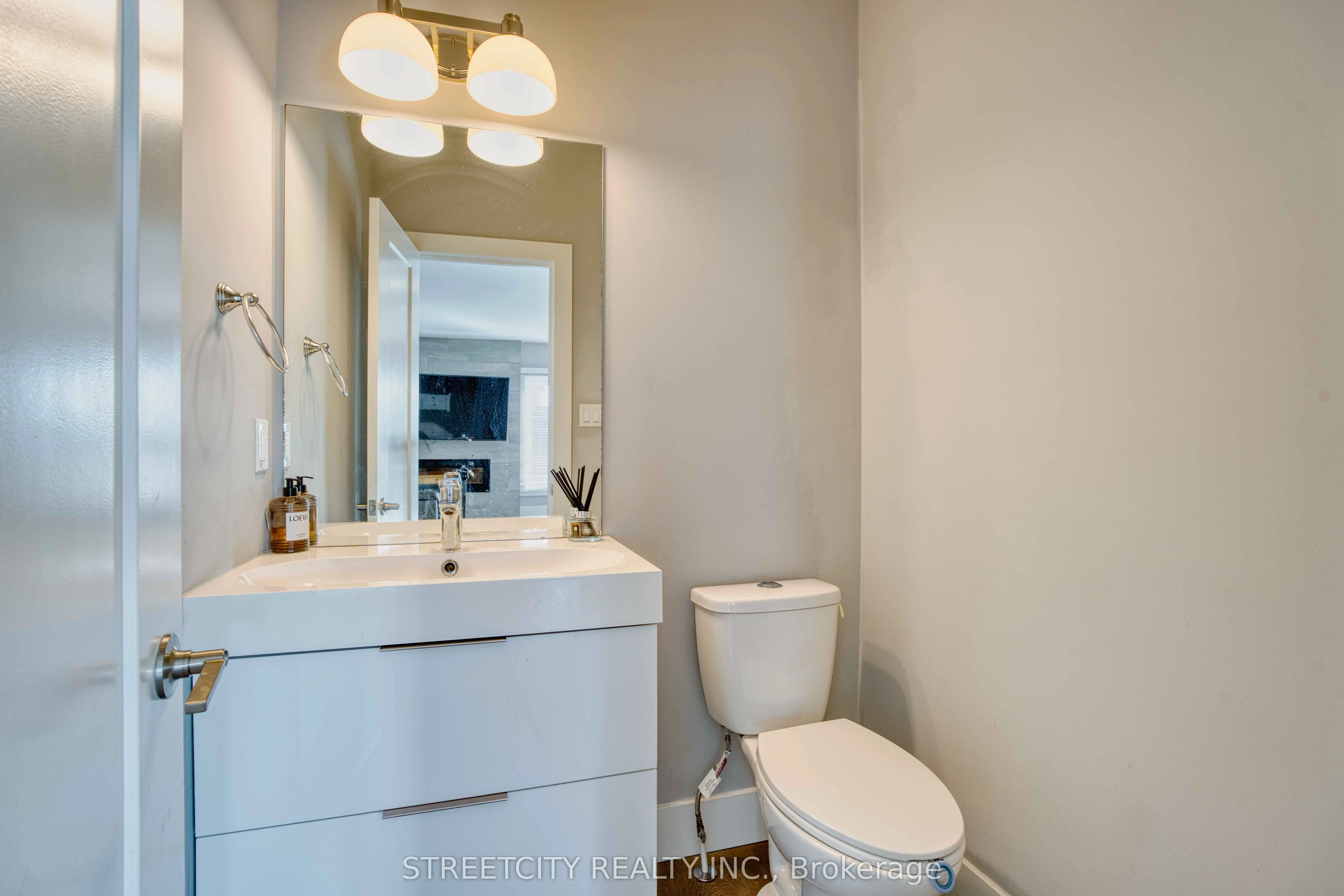 2167 WATEROAK Drive