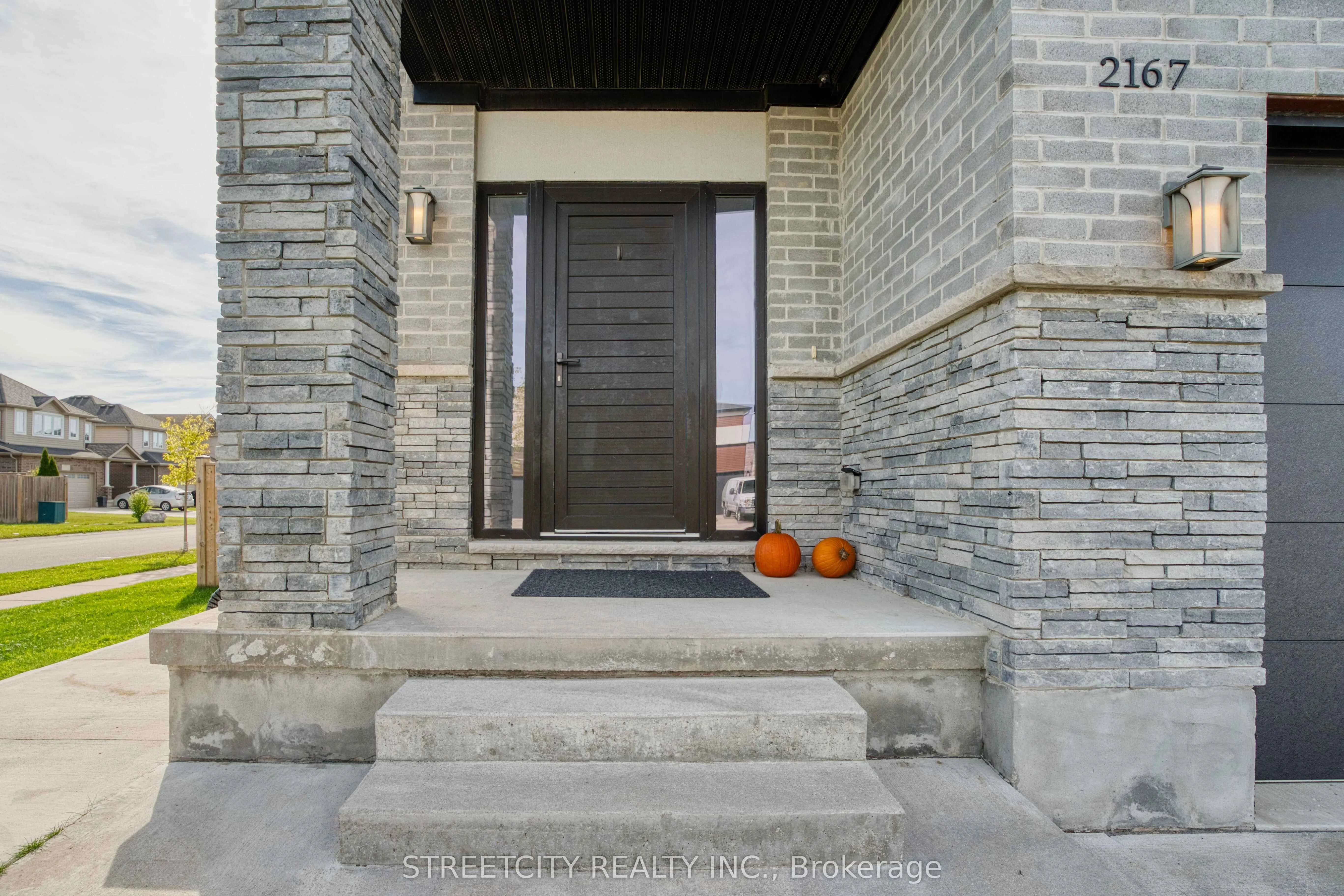 2167 WATEROAK Drive