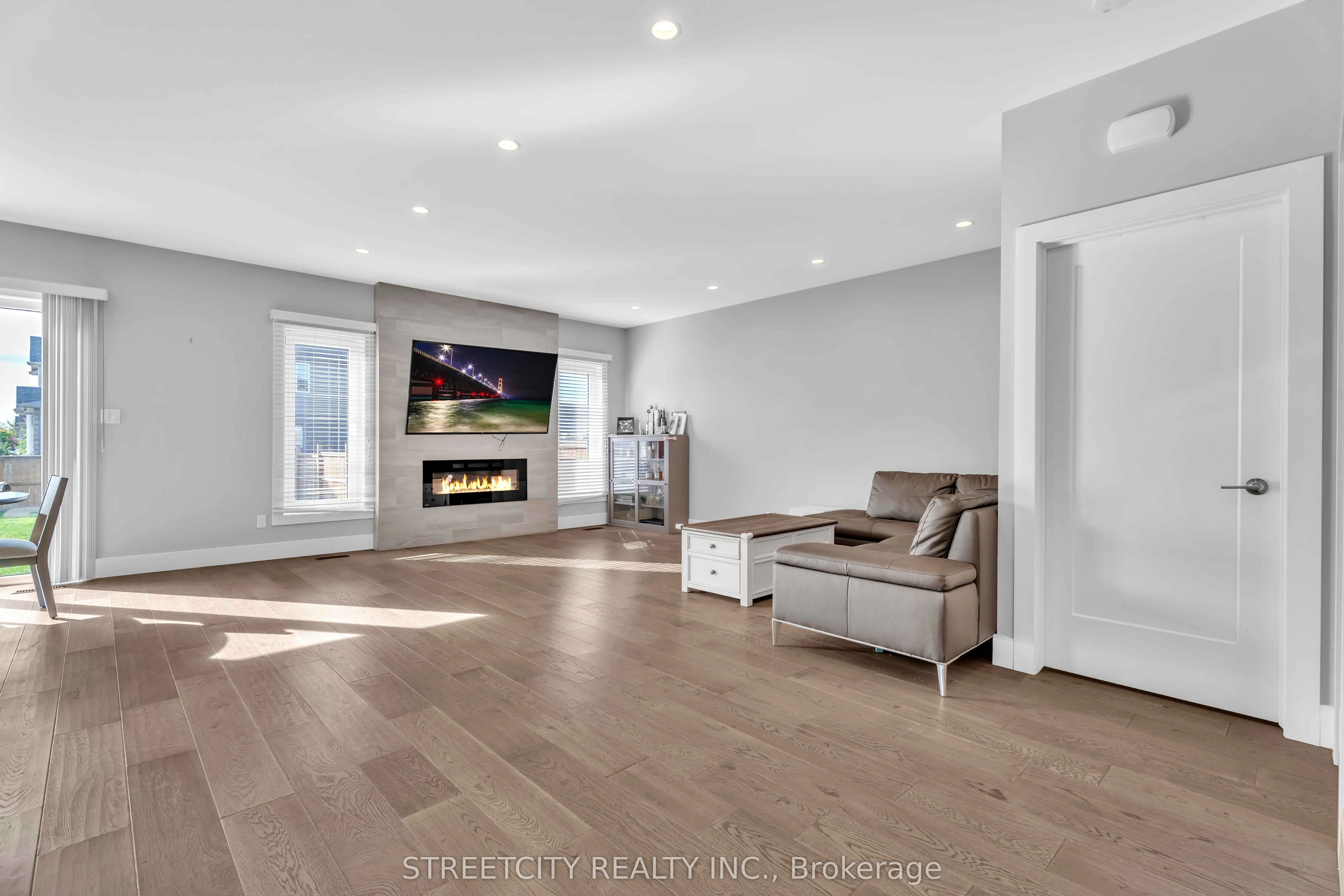 2167 WATEROAK Drive