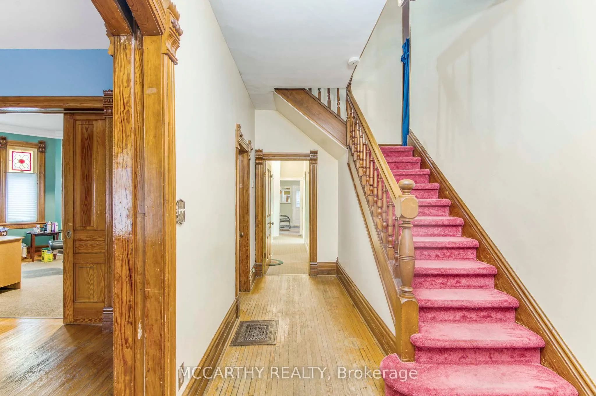 191 Main Street E