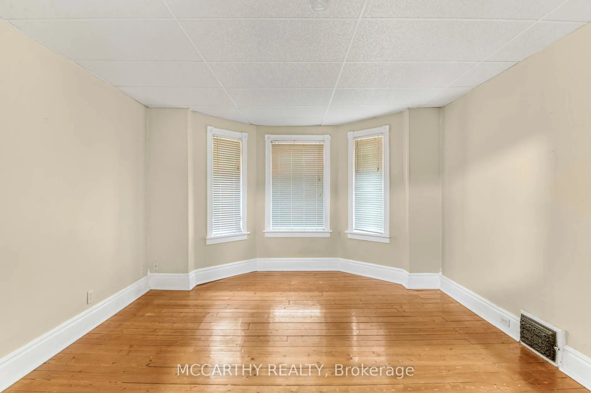 191 Main Street E