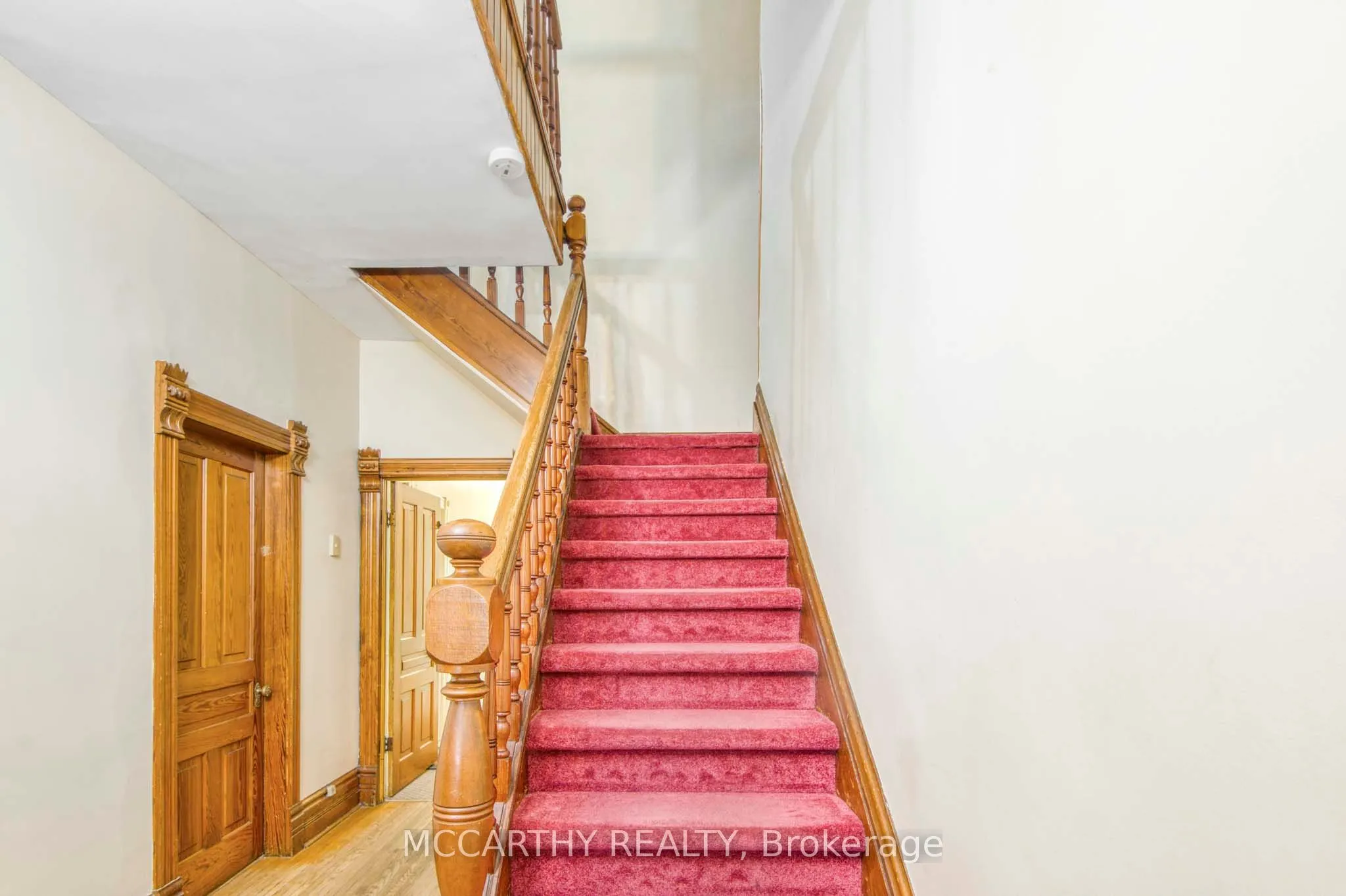 191 Main Street E