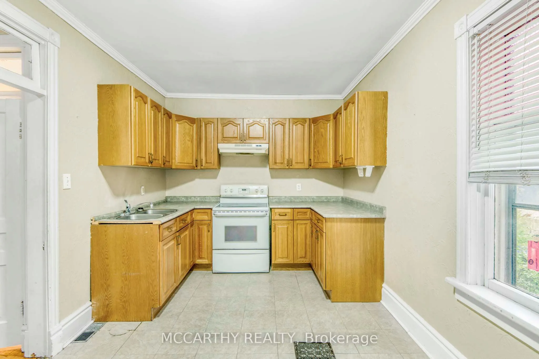 191 Main Street E