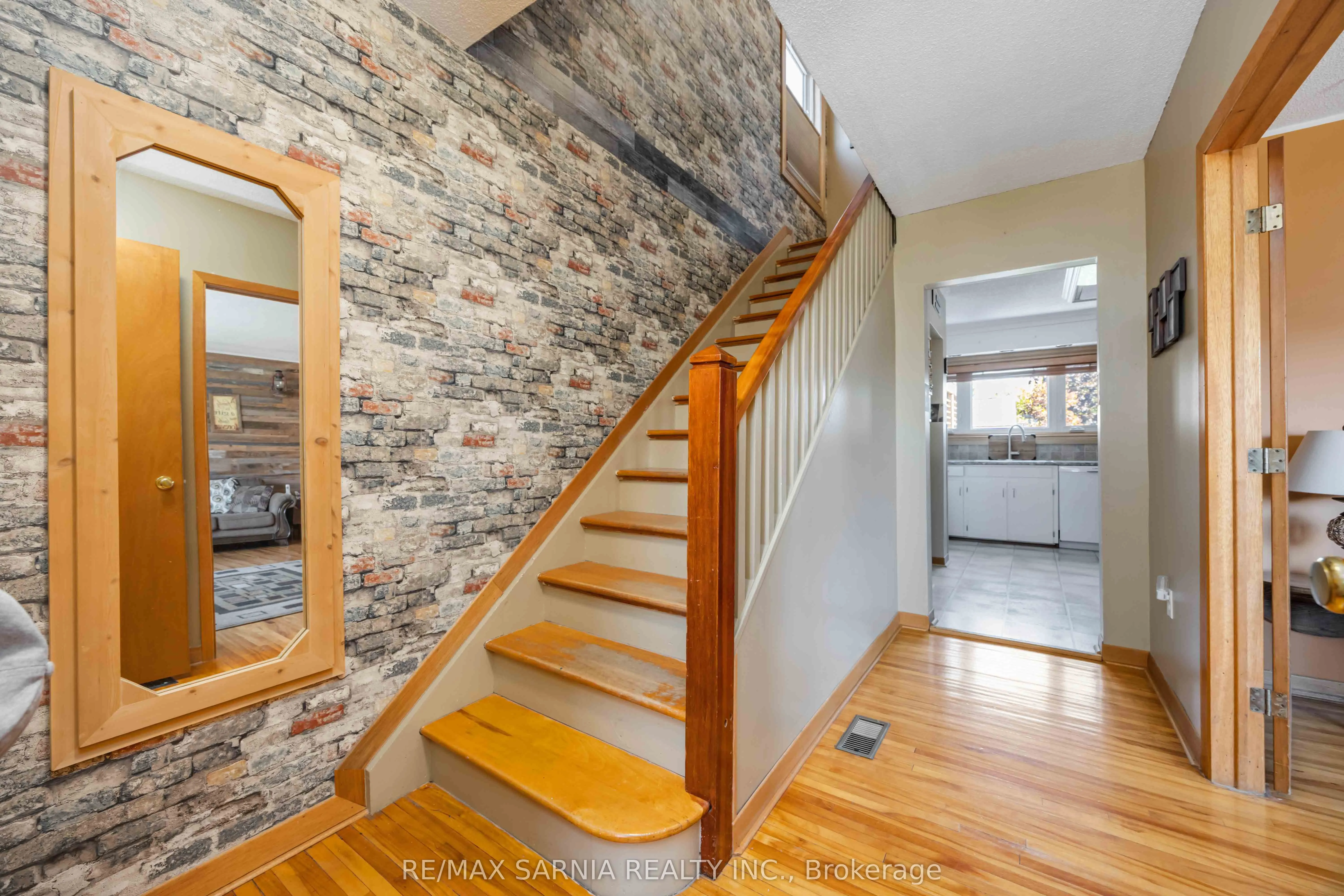 89 MACNAB Street