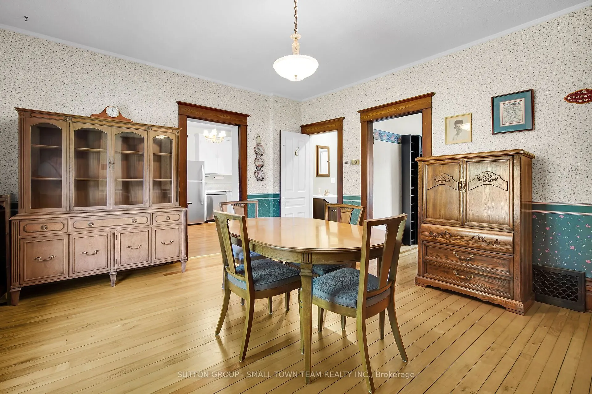 50 Huron Street W