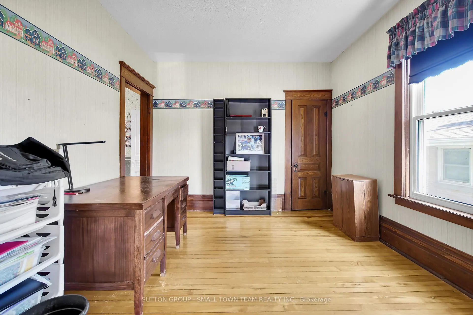 50 Huron Street W
