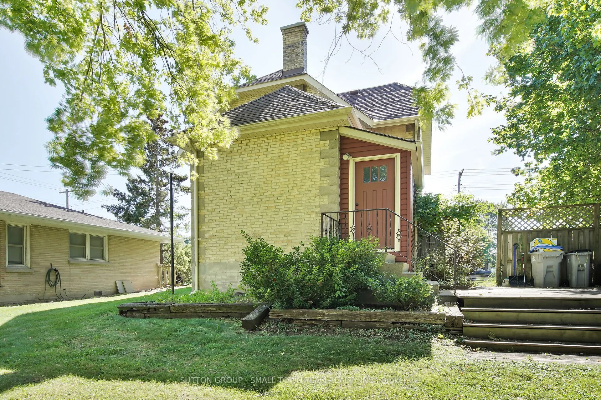 50 Huron Street W