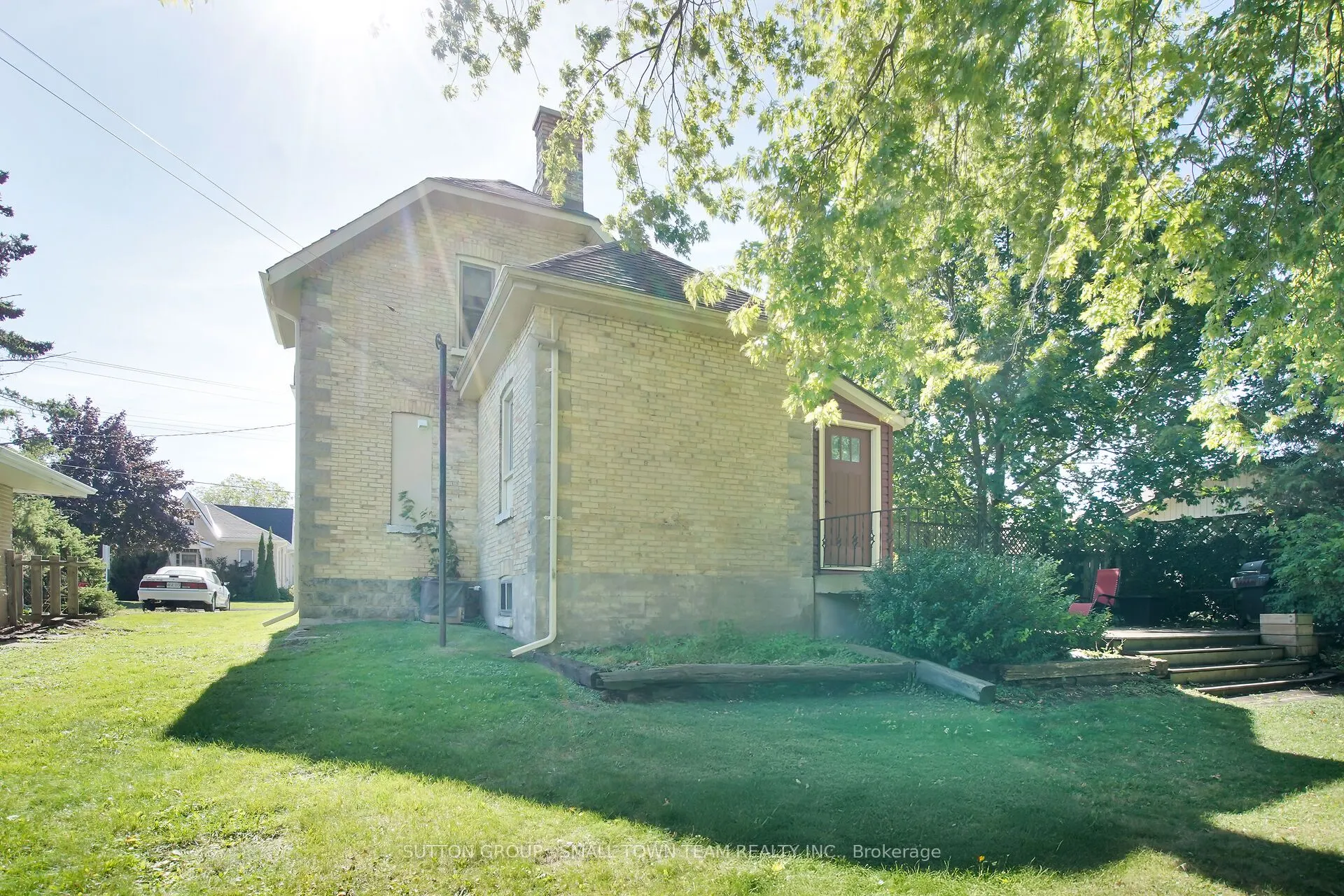 50 Huron Street W