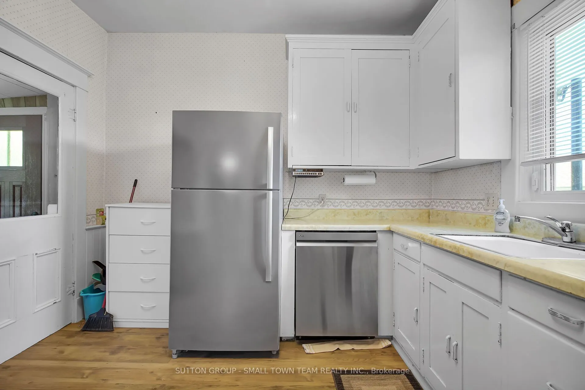 50 Huron Street W