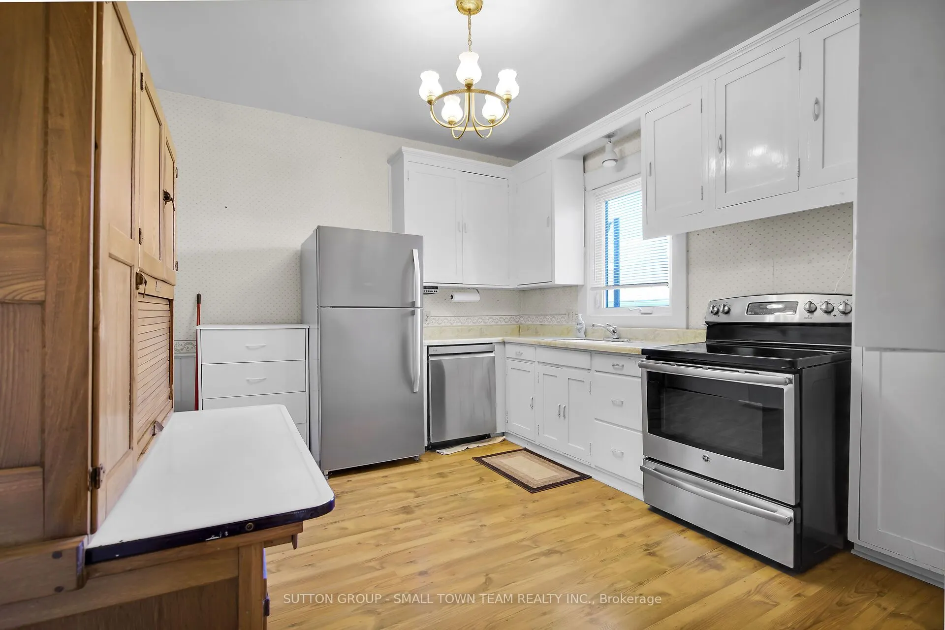 50 Huron Street W