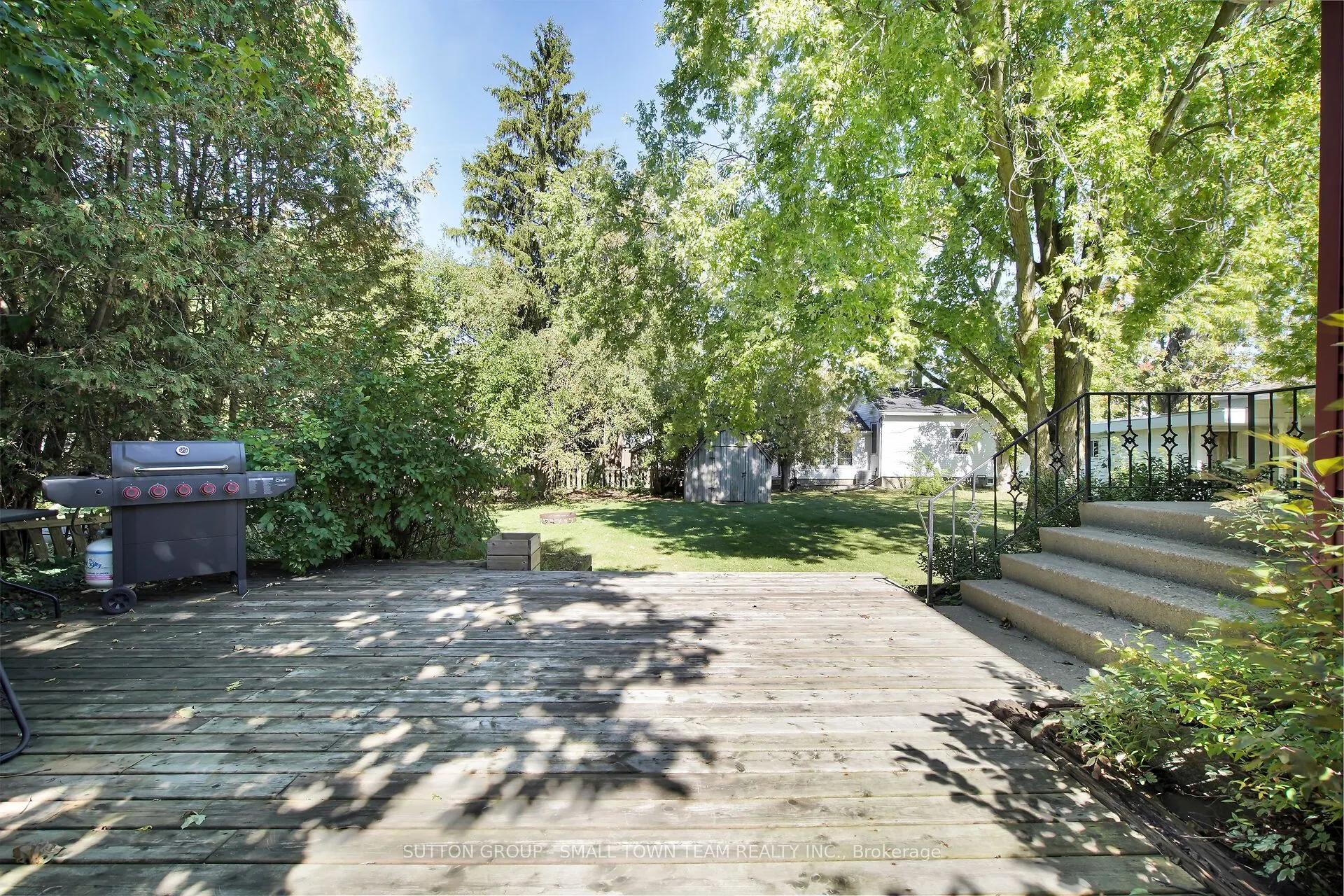 50 Huron Street W