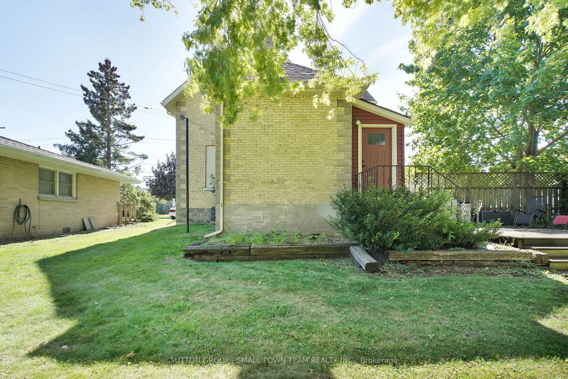 50 Huron Street W