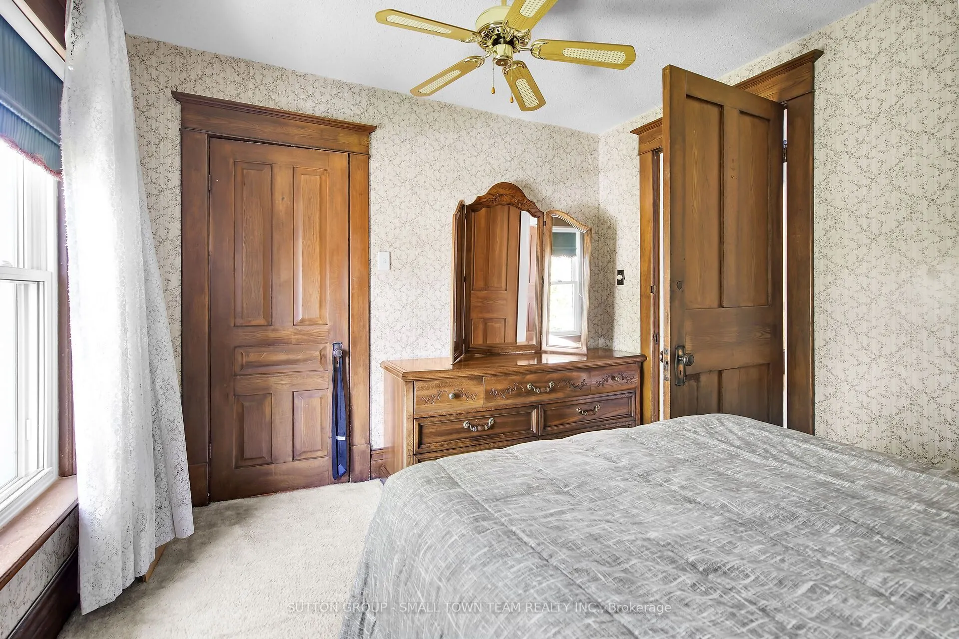 50 Huron Street W
