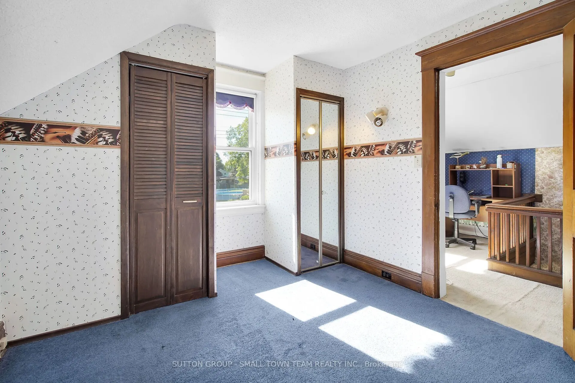 50 Huron Street W