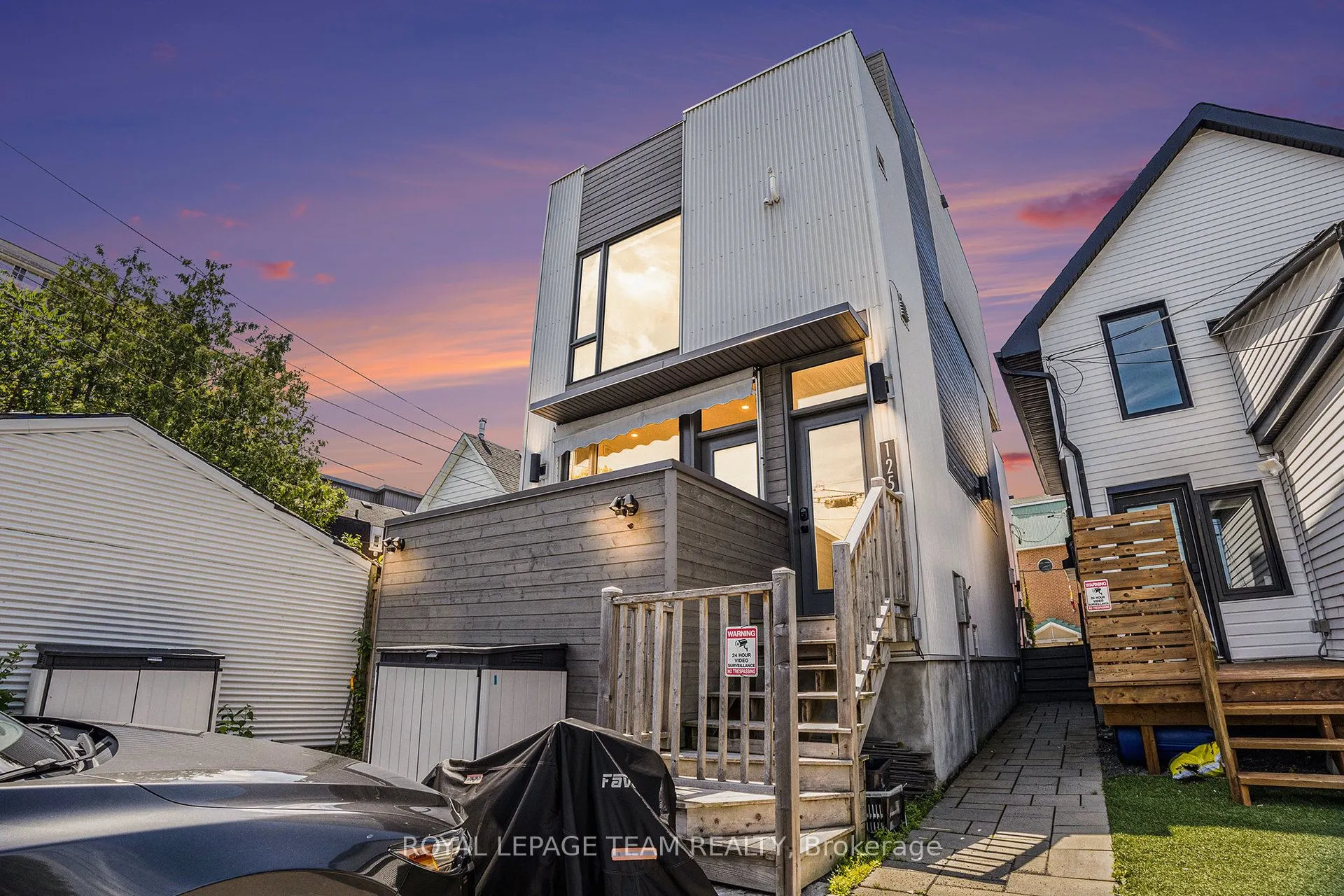 125 CARRUTHERS Avenue
