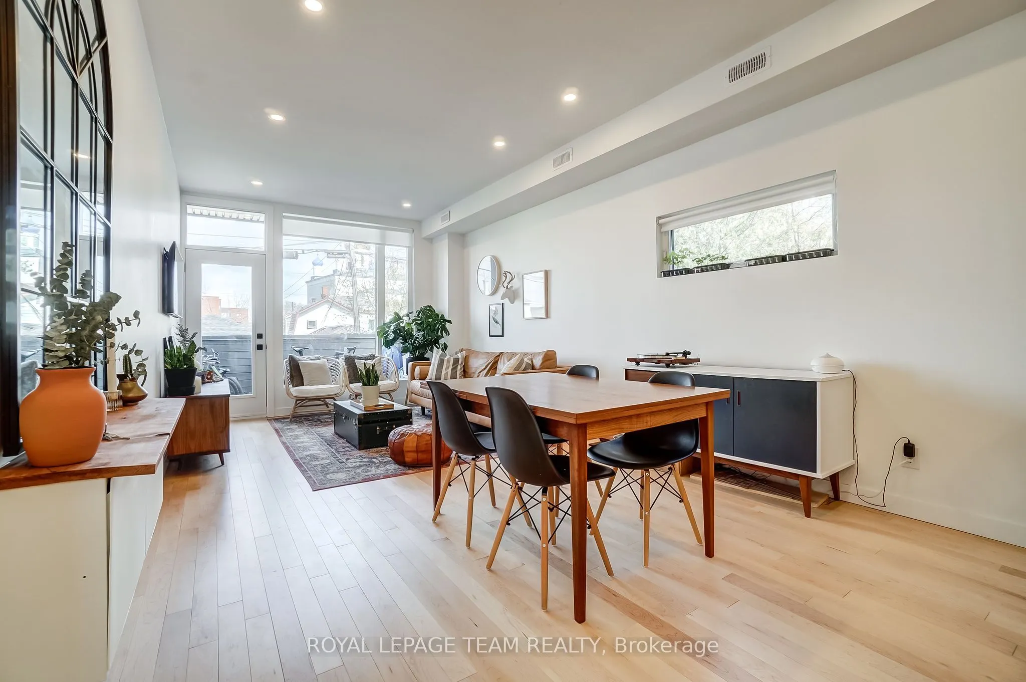 125 CARRUTHERS Avenue