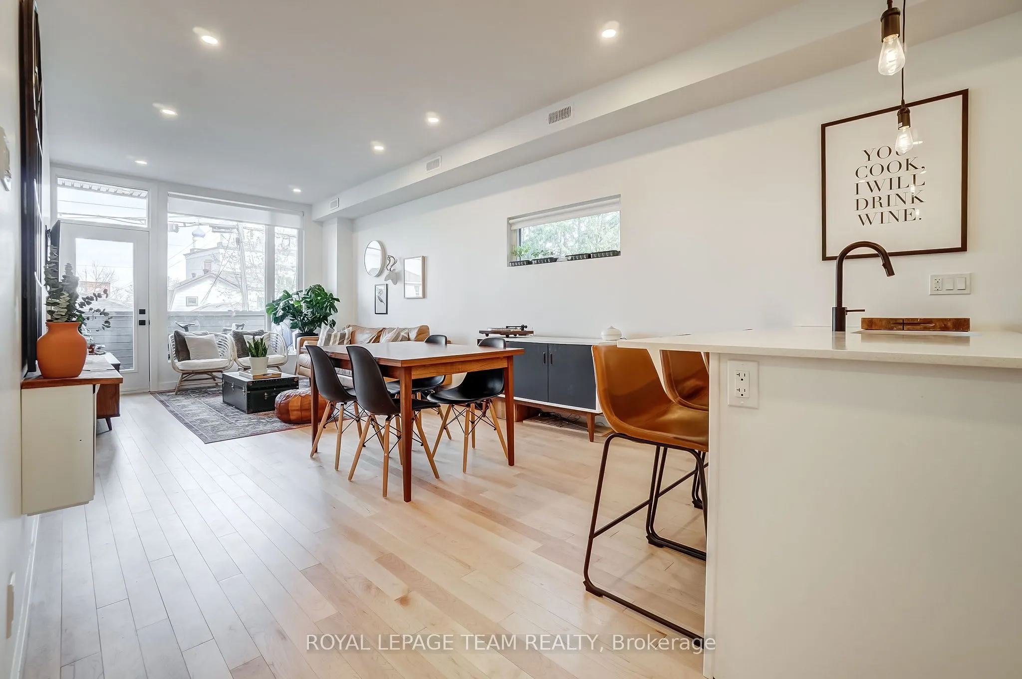 125 CARRUTHERS Avenue
