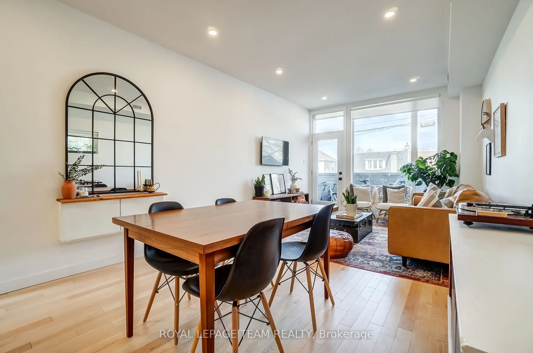 125 CARRUTHERS Avenue