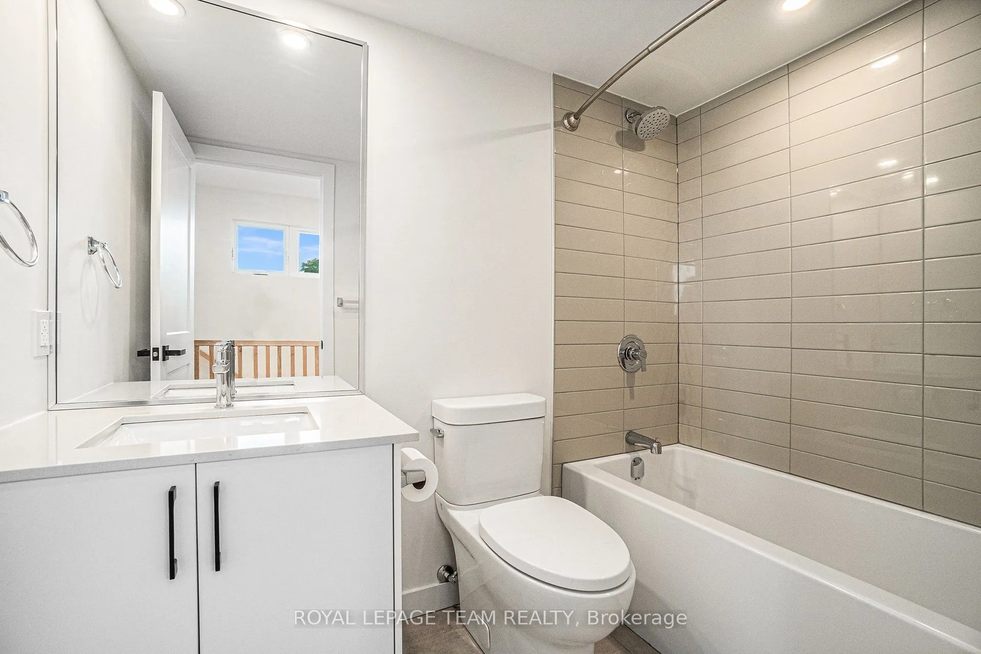 90 HAMILTON Avenue N, #B
