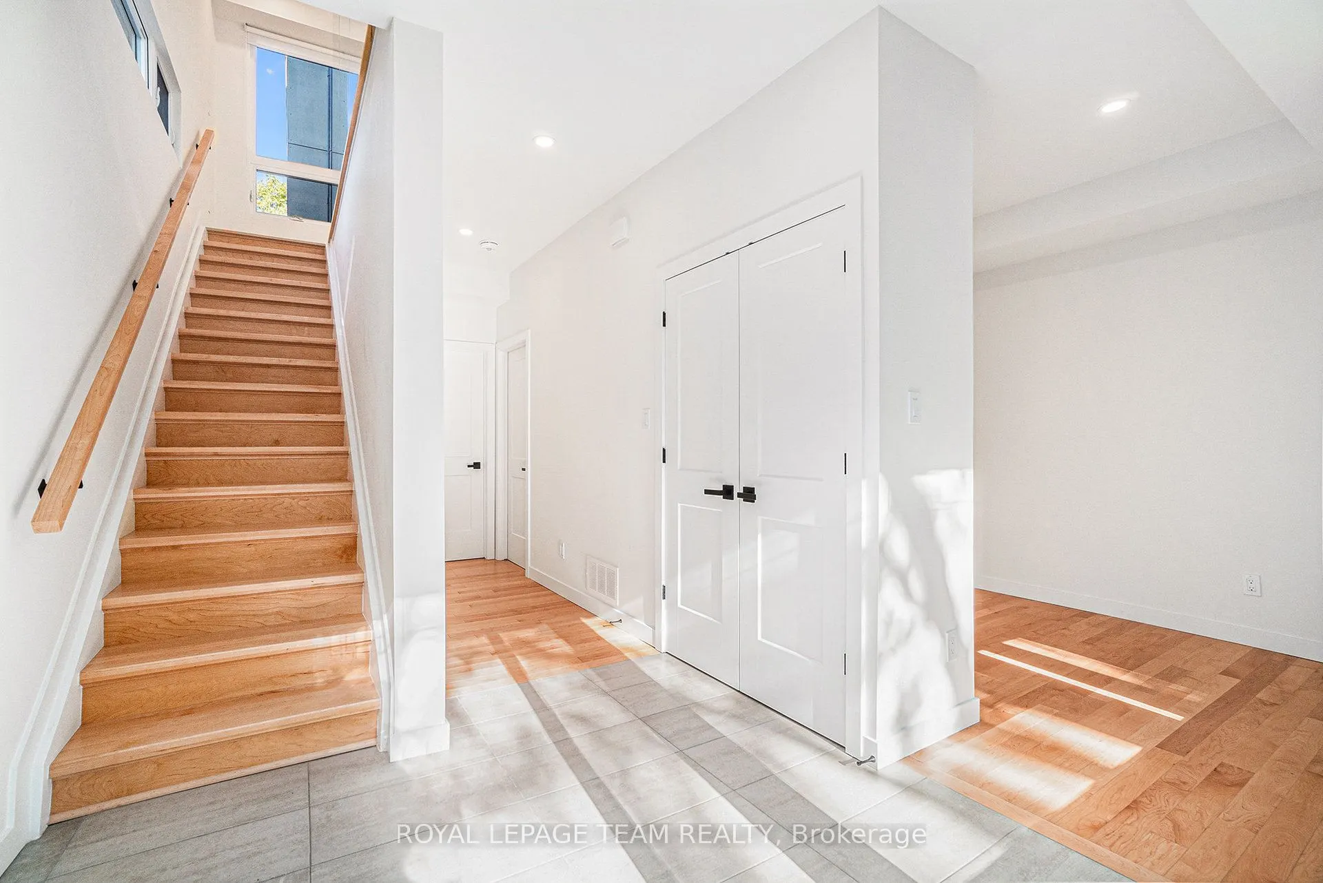 90 HAMILTON Avenue N, #B