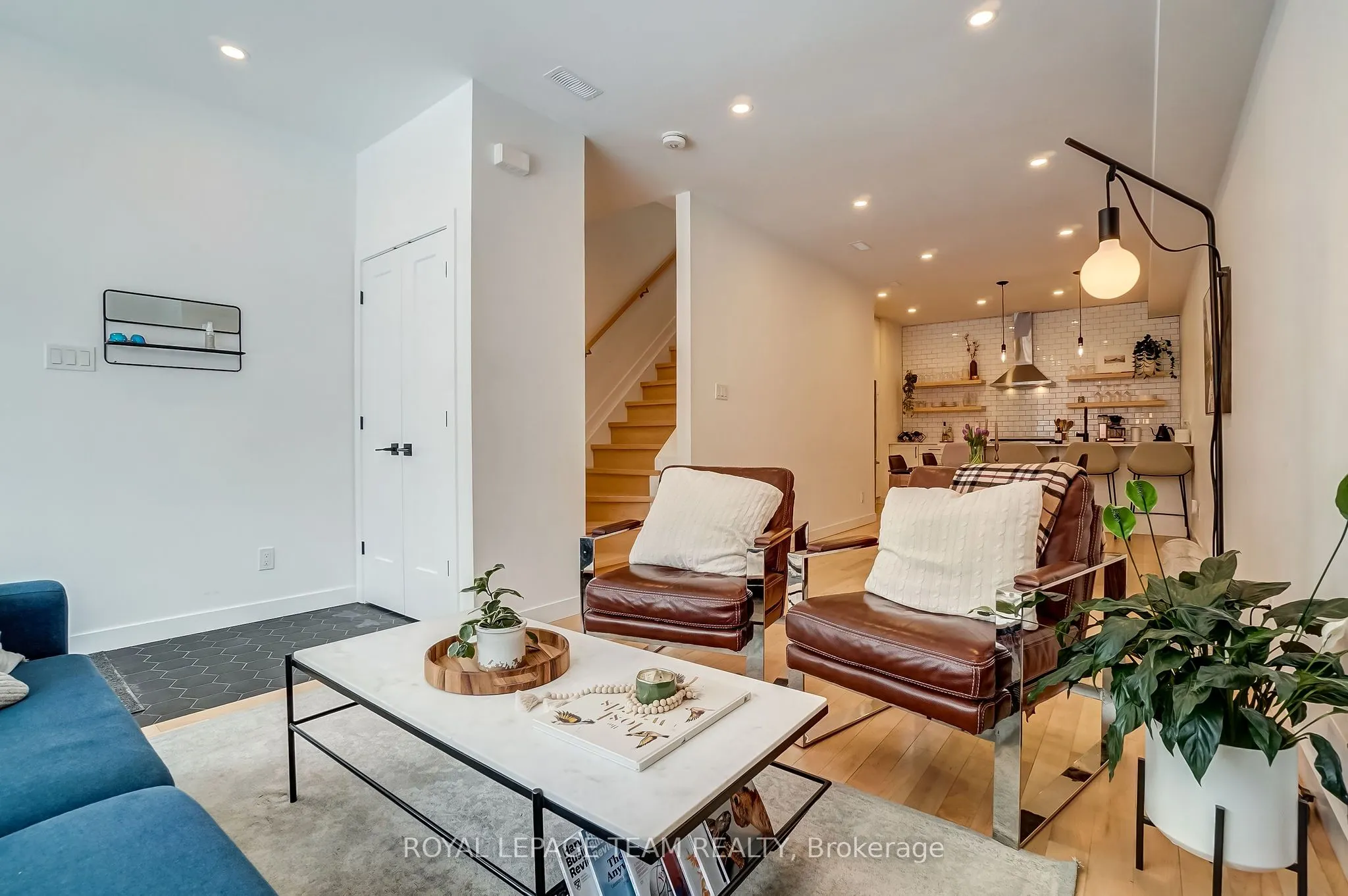 123 CARRUTHERS Avenue