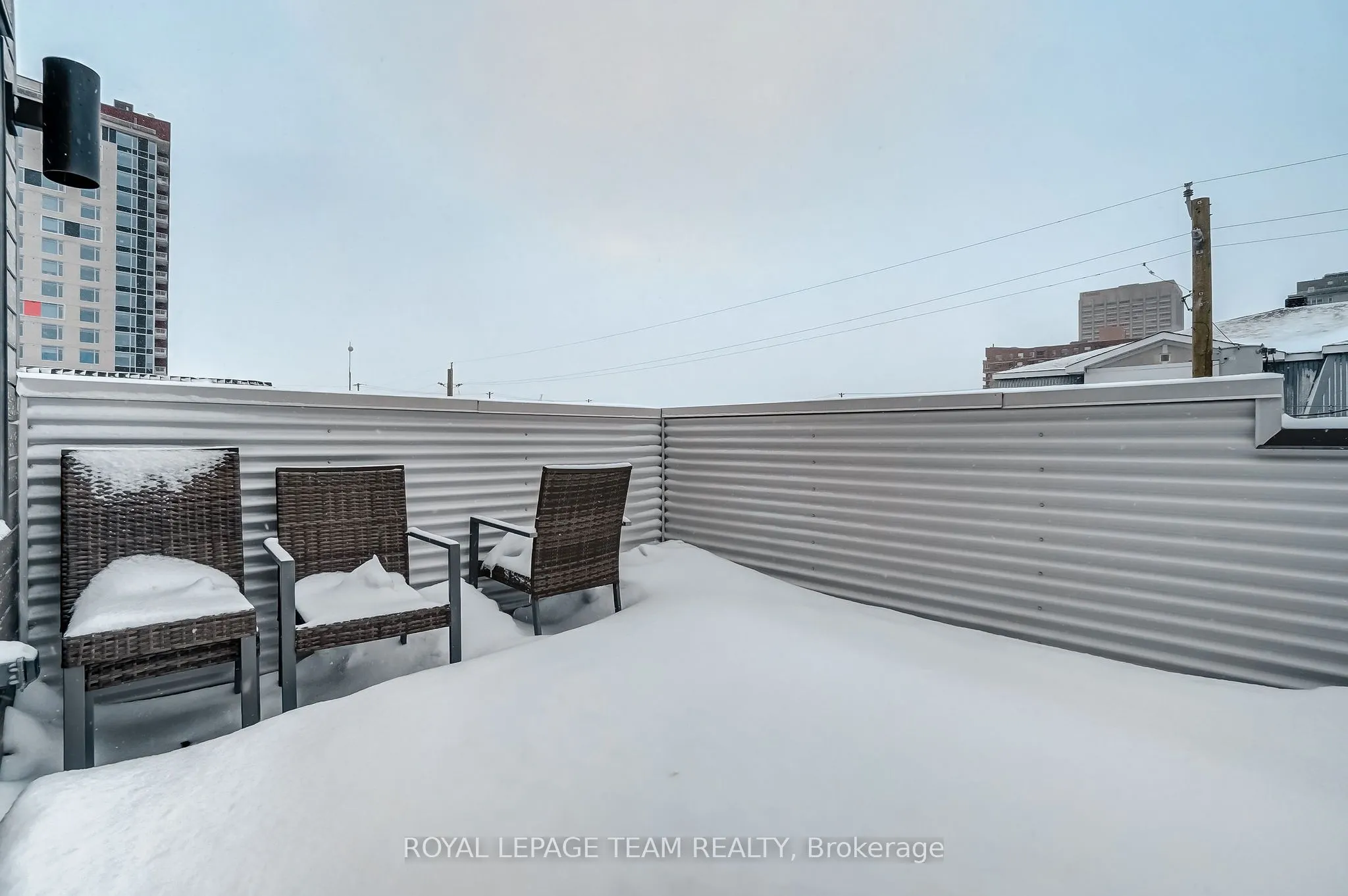 123 CARRUTHERS Avenue