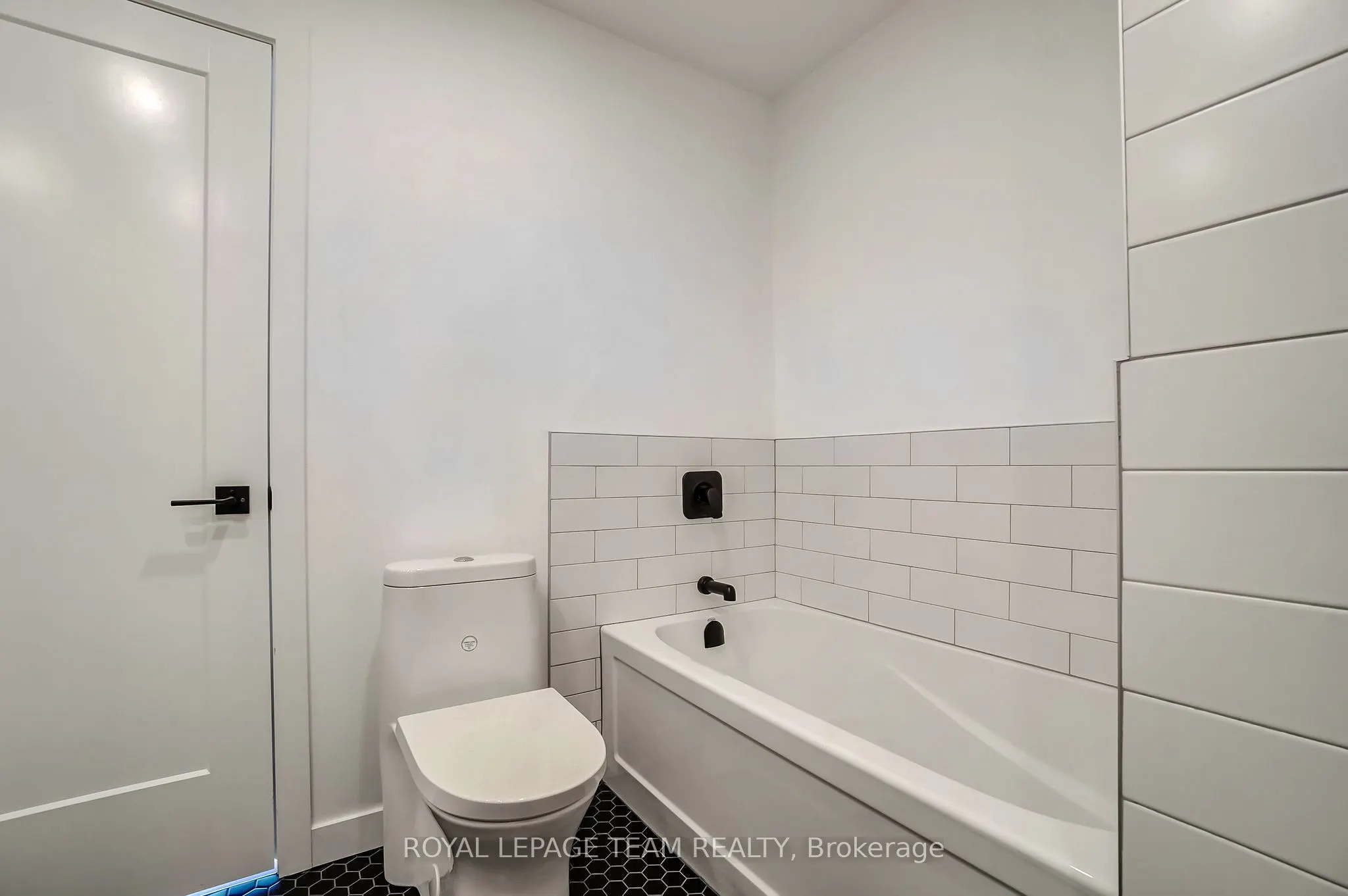 123 CARRUTHERS Avenue