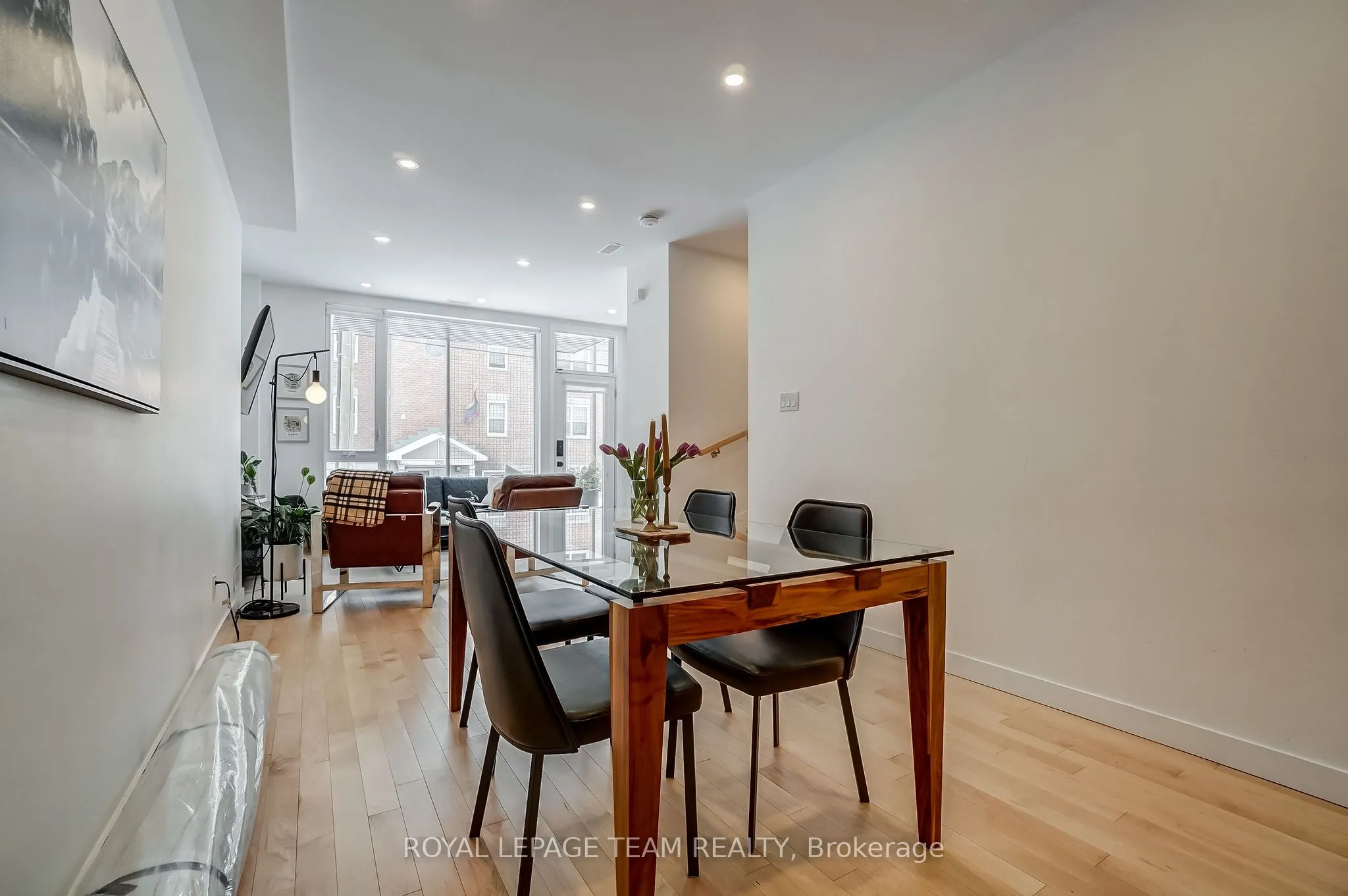 123 CARRUTHERS Avenue