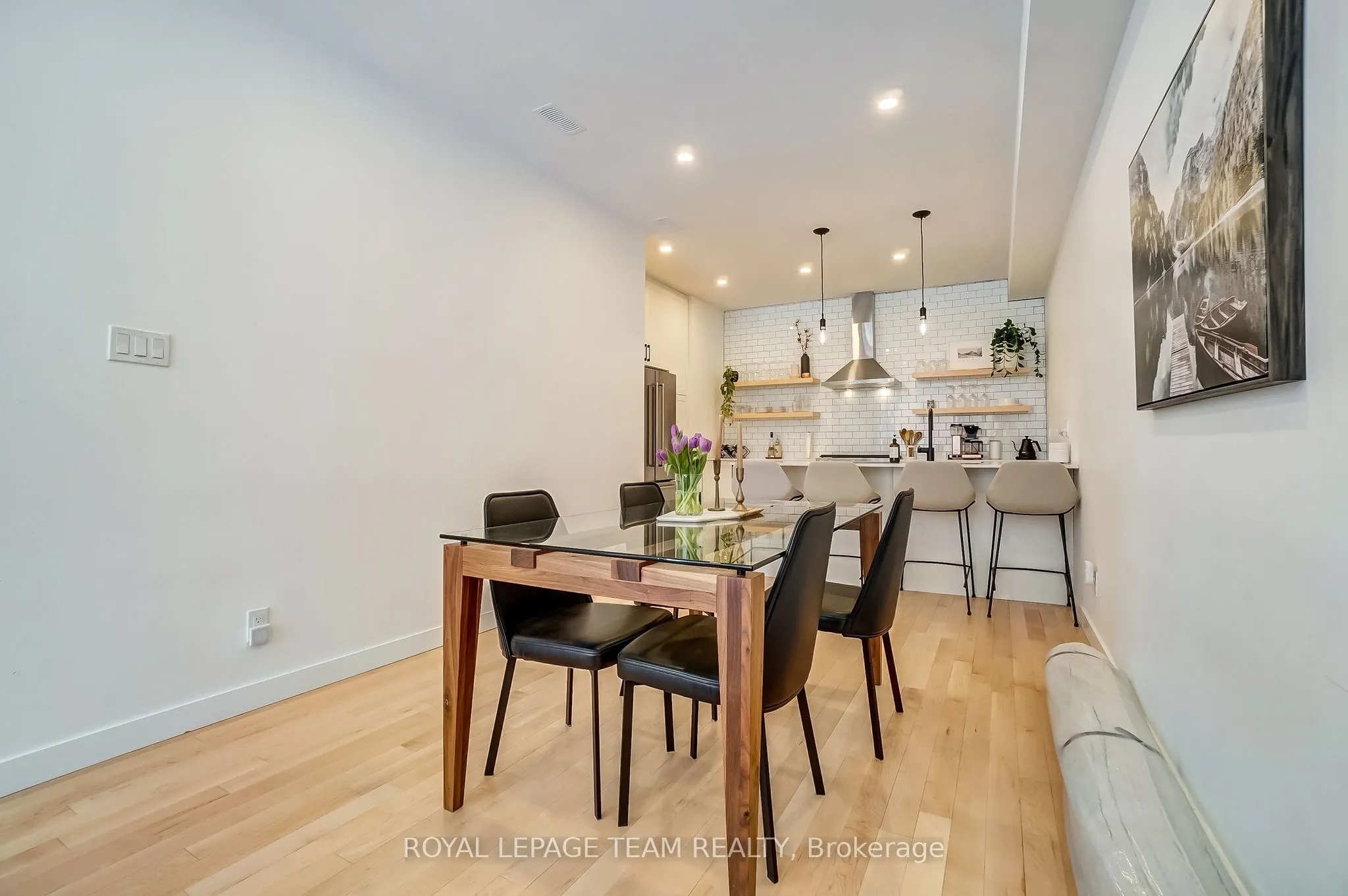 123 CARRUTHERS Avenue
