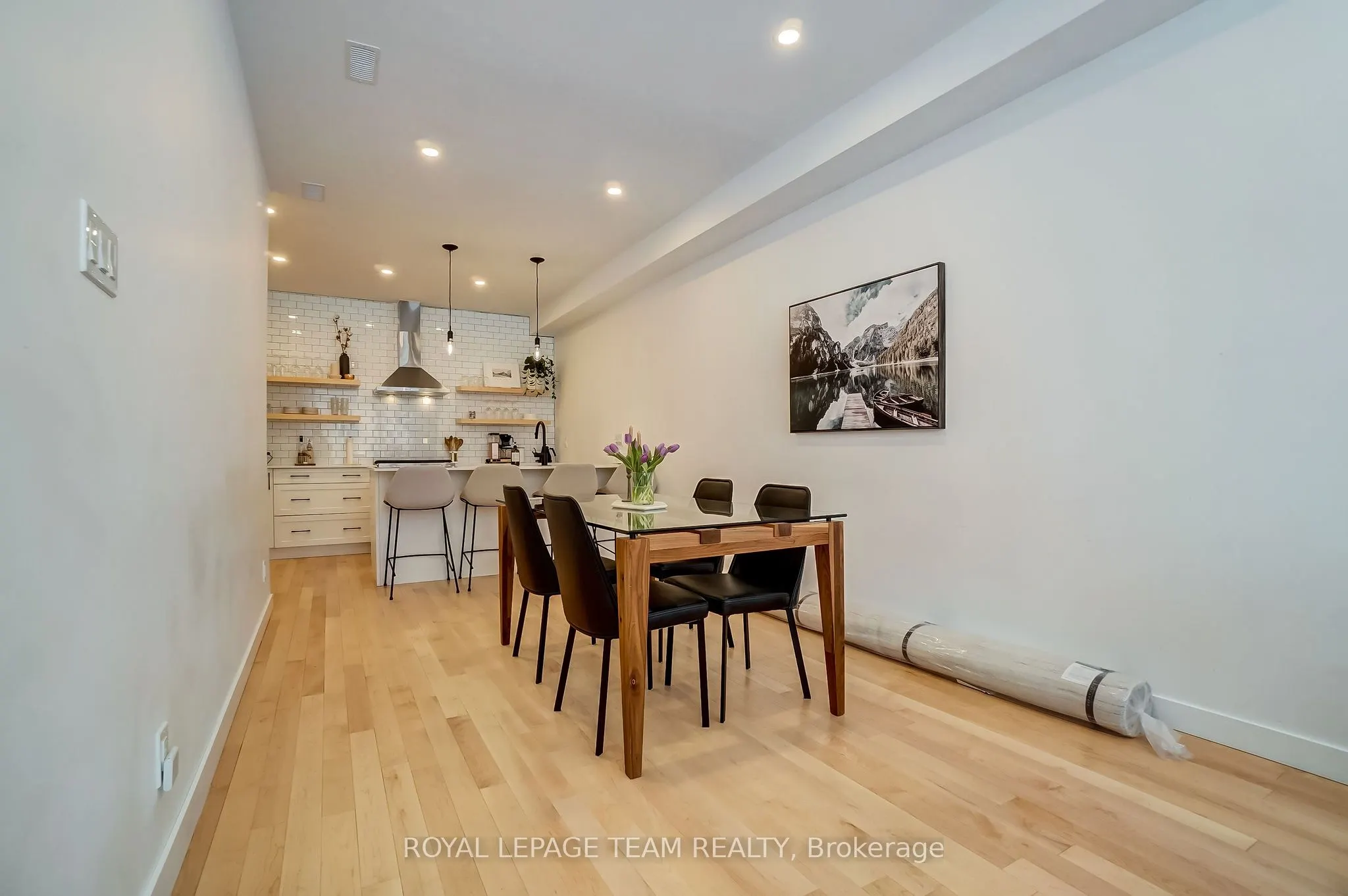 123 CARRUTHERS Avenue