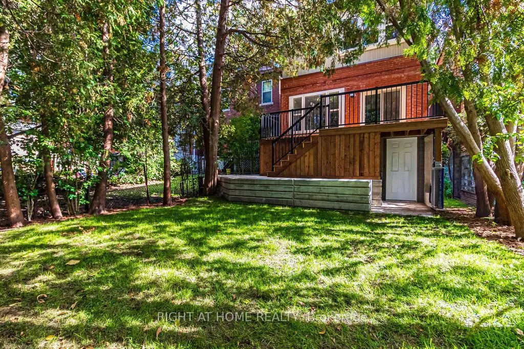 24 Strathcona Avenue S