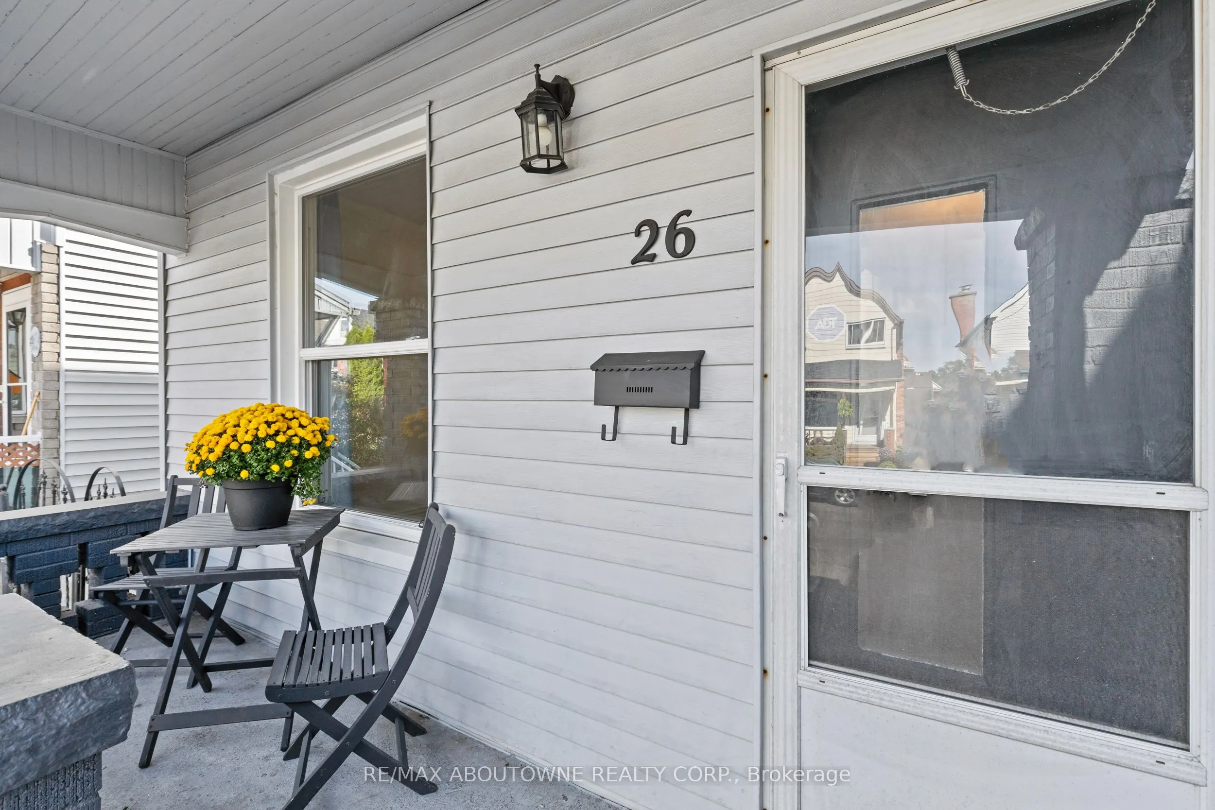26 Rosemont Avenue