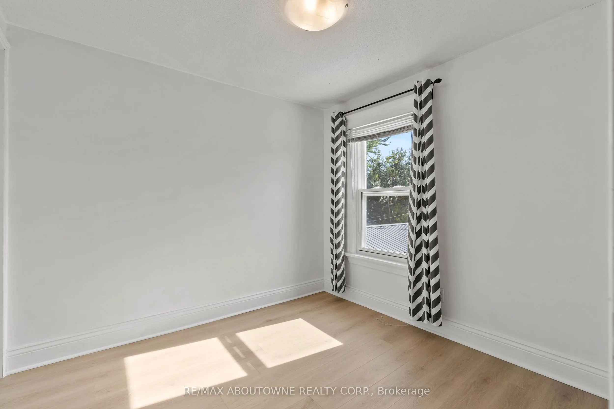 26 Rosemont Avenue