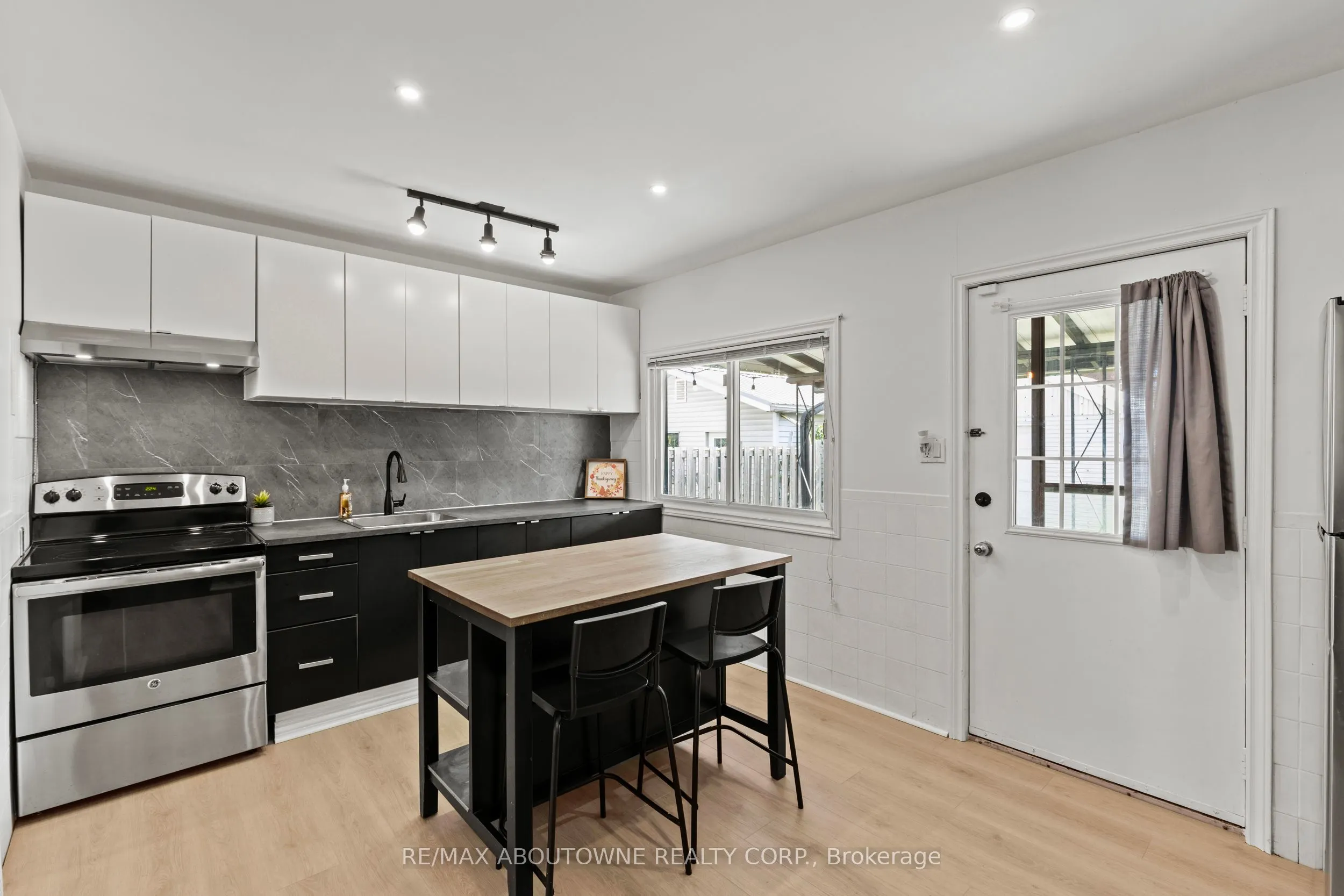 26 Rosemont Avenue