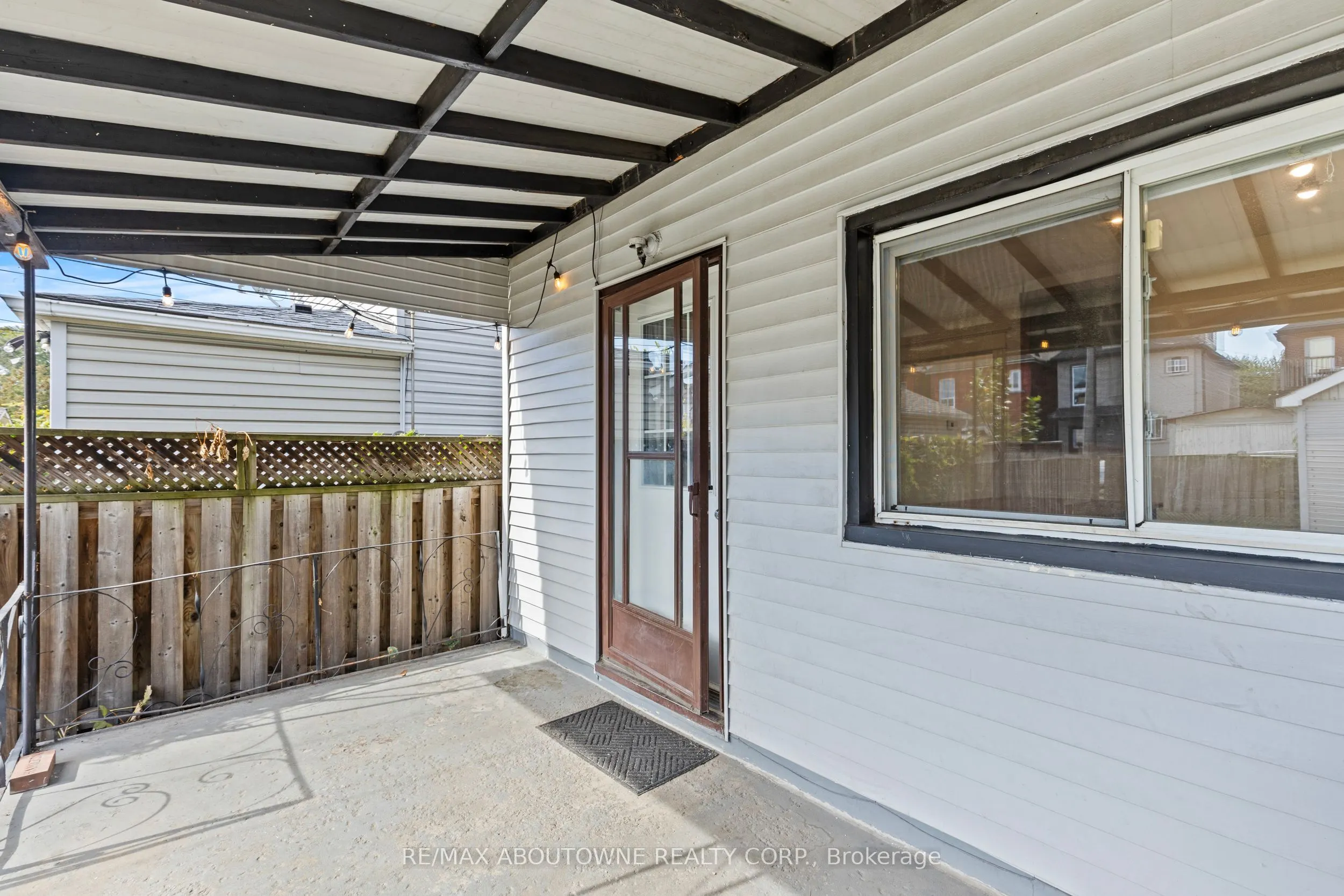 26 Rosemont Avenue