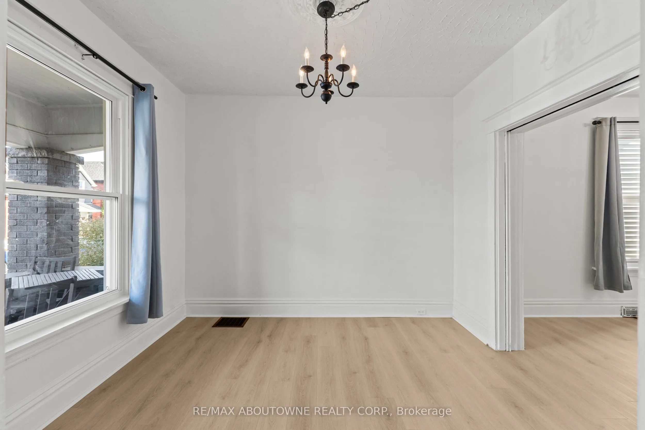 26 Rosemont Avenue