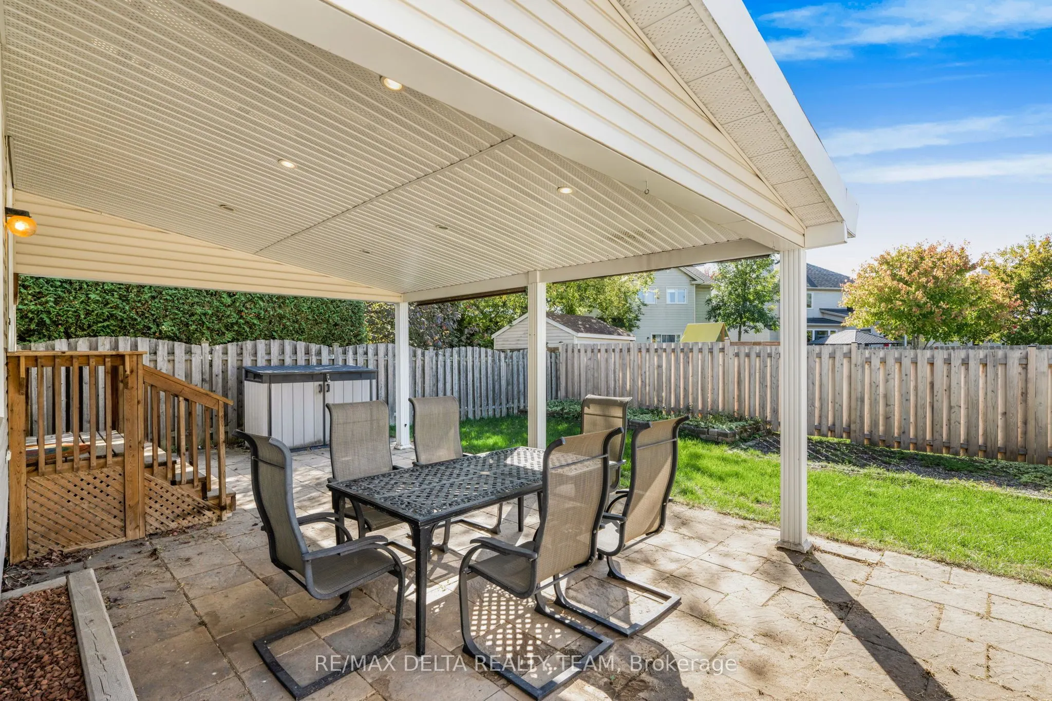18 LONGSHIRE Circle