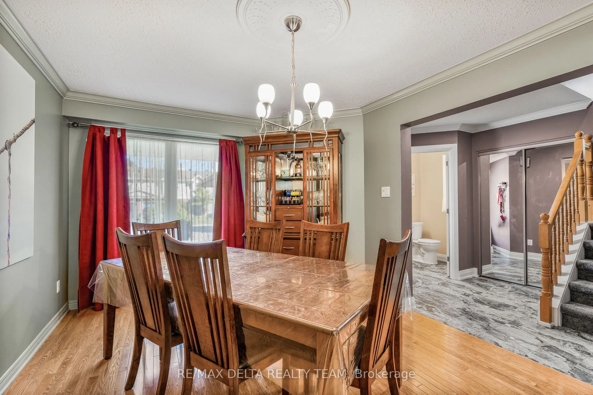 18 LONGSHIRE Circle