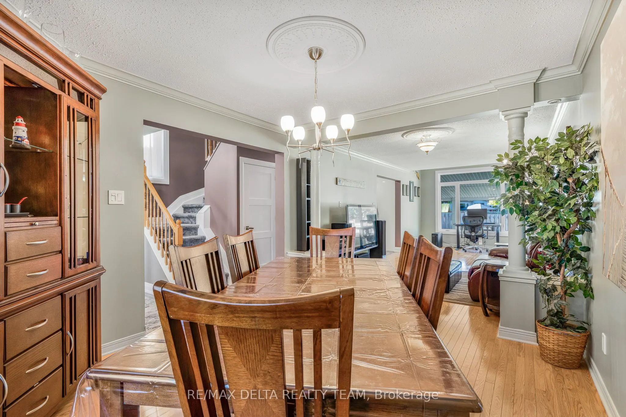 18 LONGSHIRE Circle