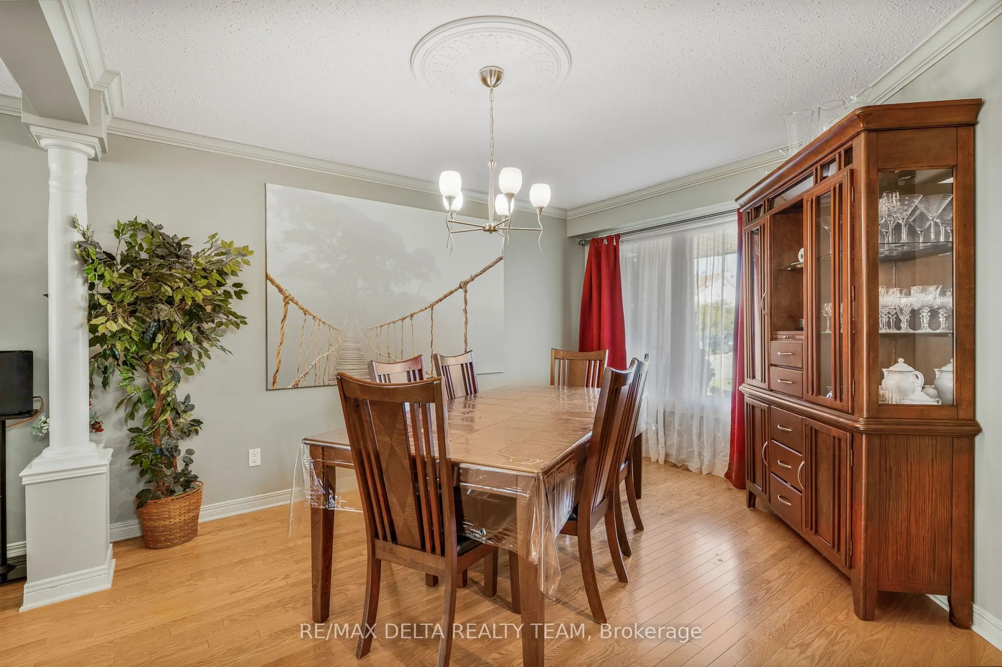 18 LONGSHIRE Circle