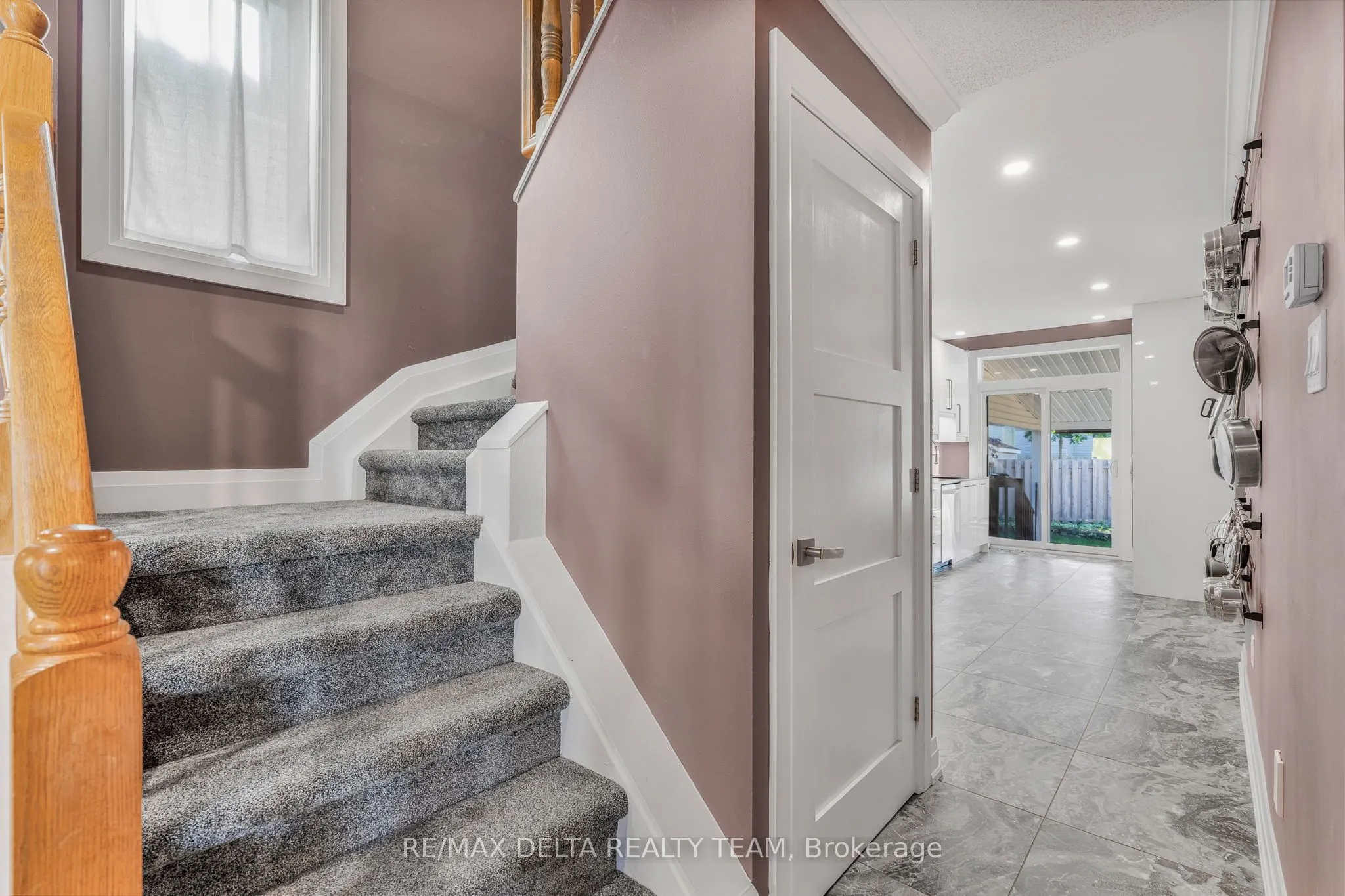 18 LONGSHIRE Circle