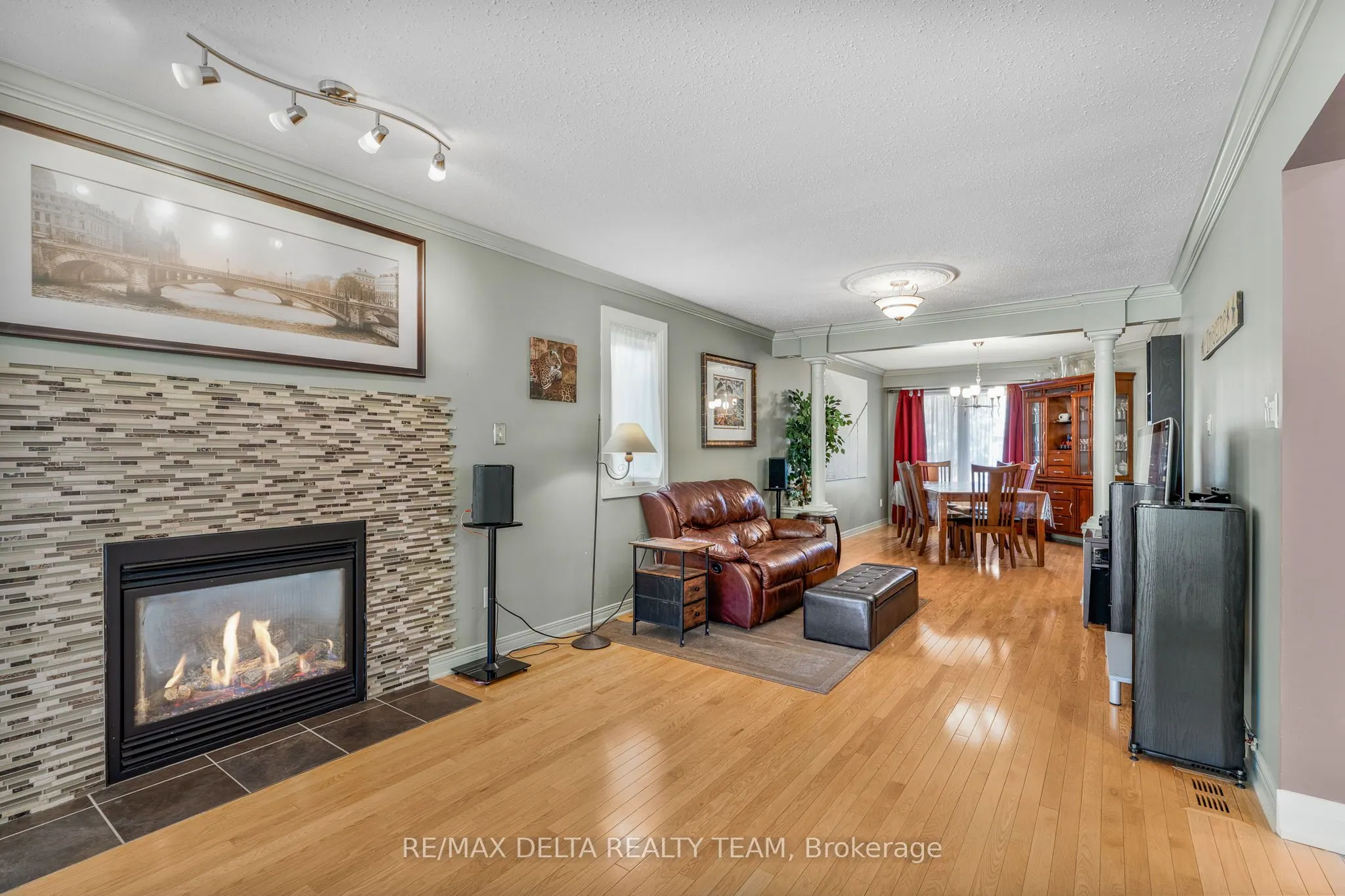 18 LONGSHIRE Circle