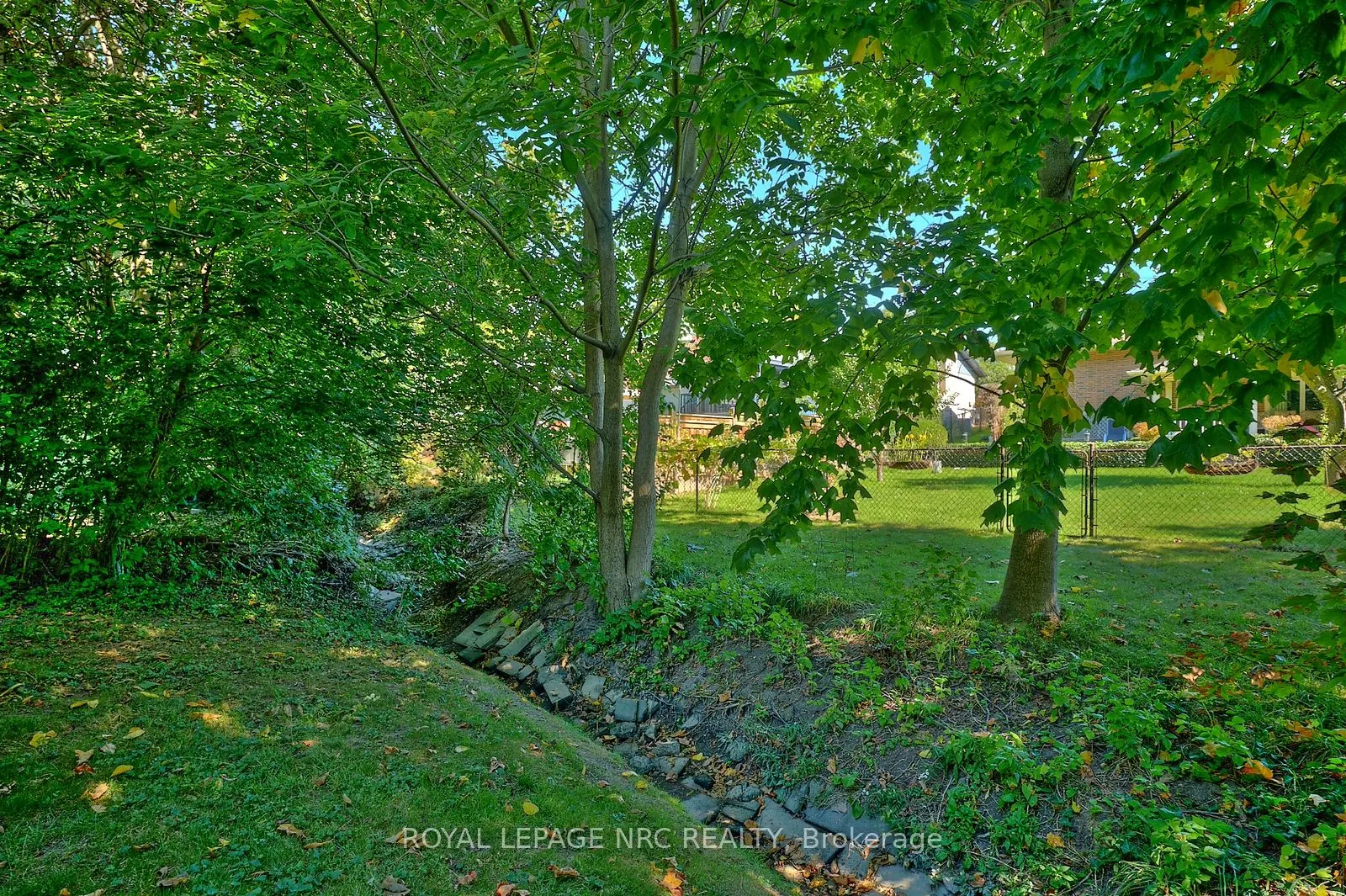 8 La Salle Drive