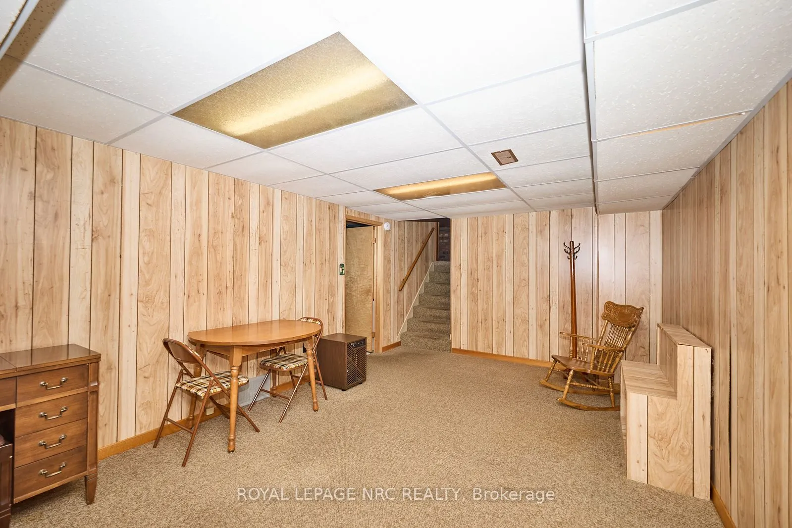 8 La Salle Drive