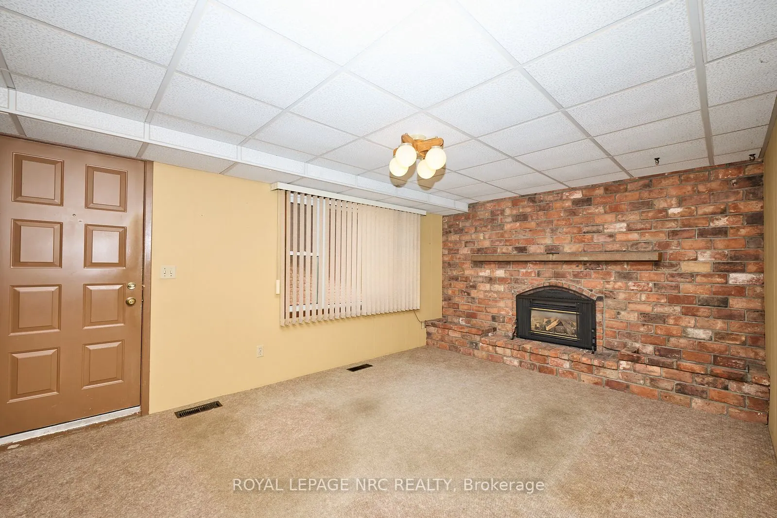8 La Salle Drive